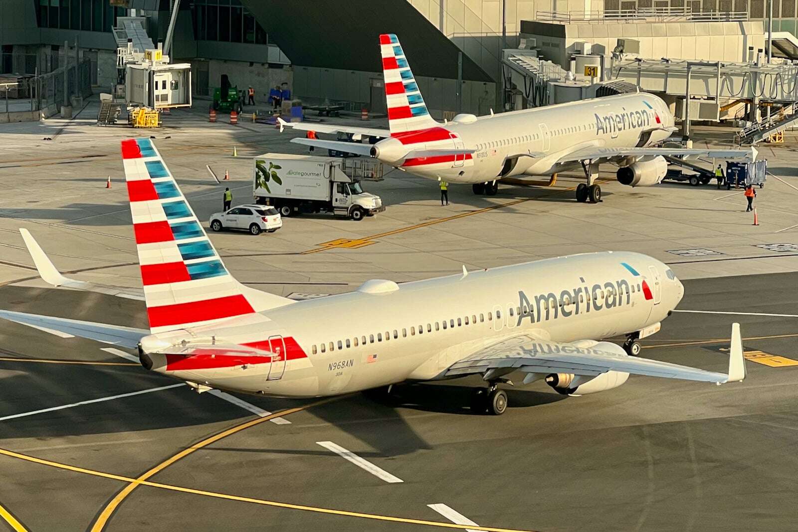 American adds 2 new Caribbean routes, goes up against Delta, JetBlue