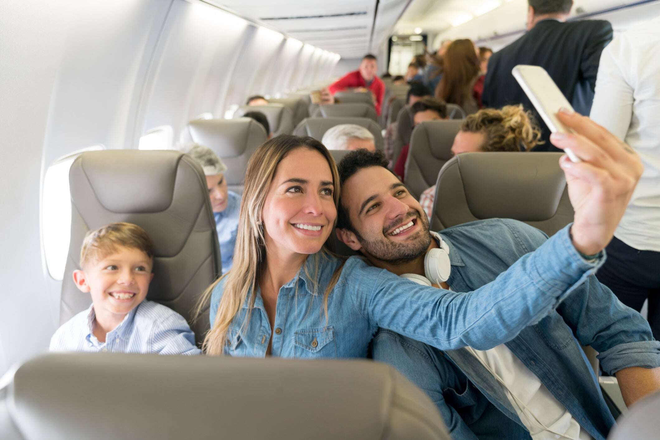 Are airlines required to seat families together? Your guide to airline family seating policies