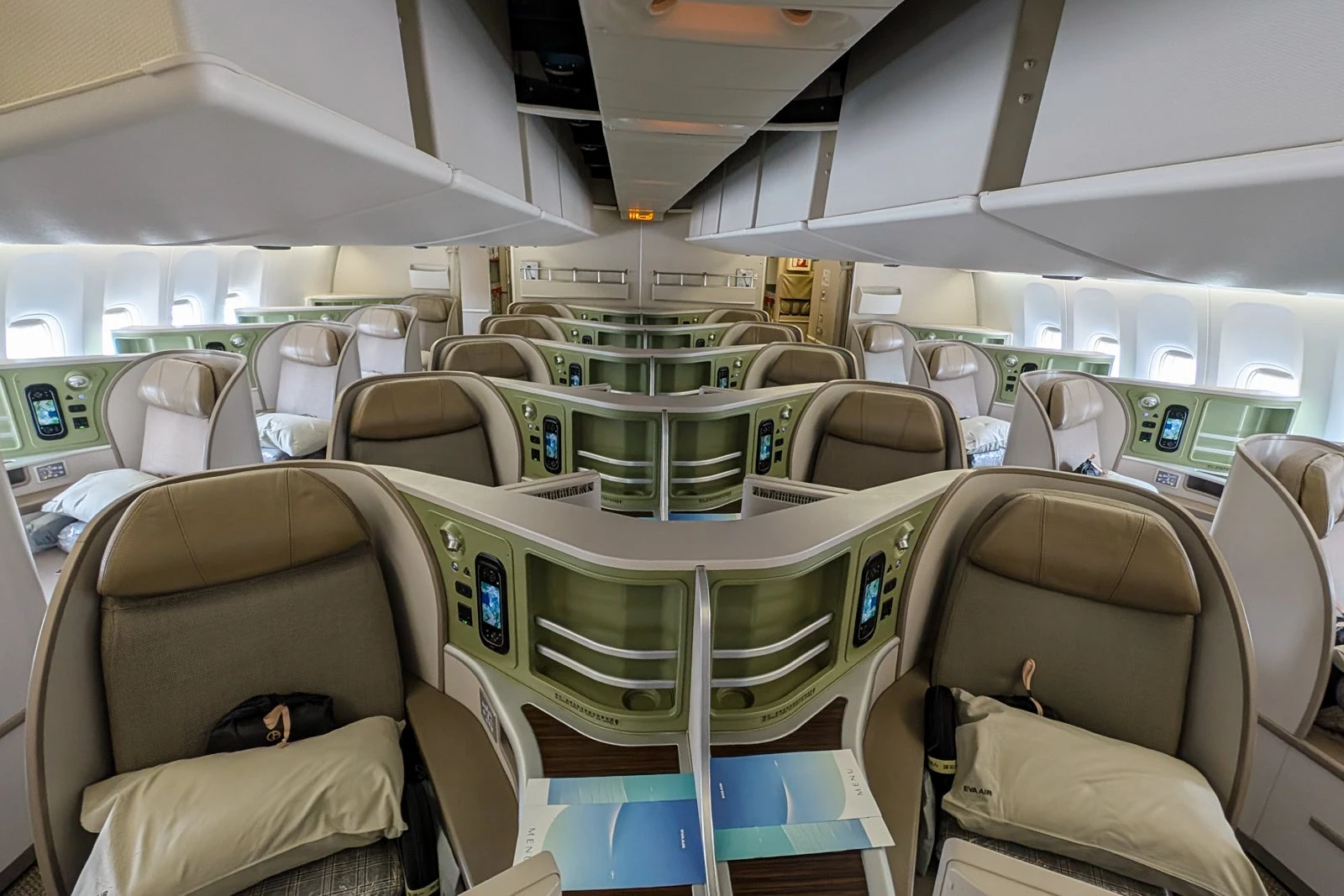 Feels more like first class: A review of EVA Air business class on the 777-300ER from Taipei to London