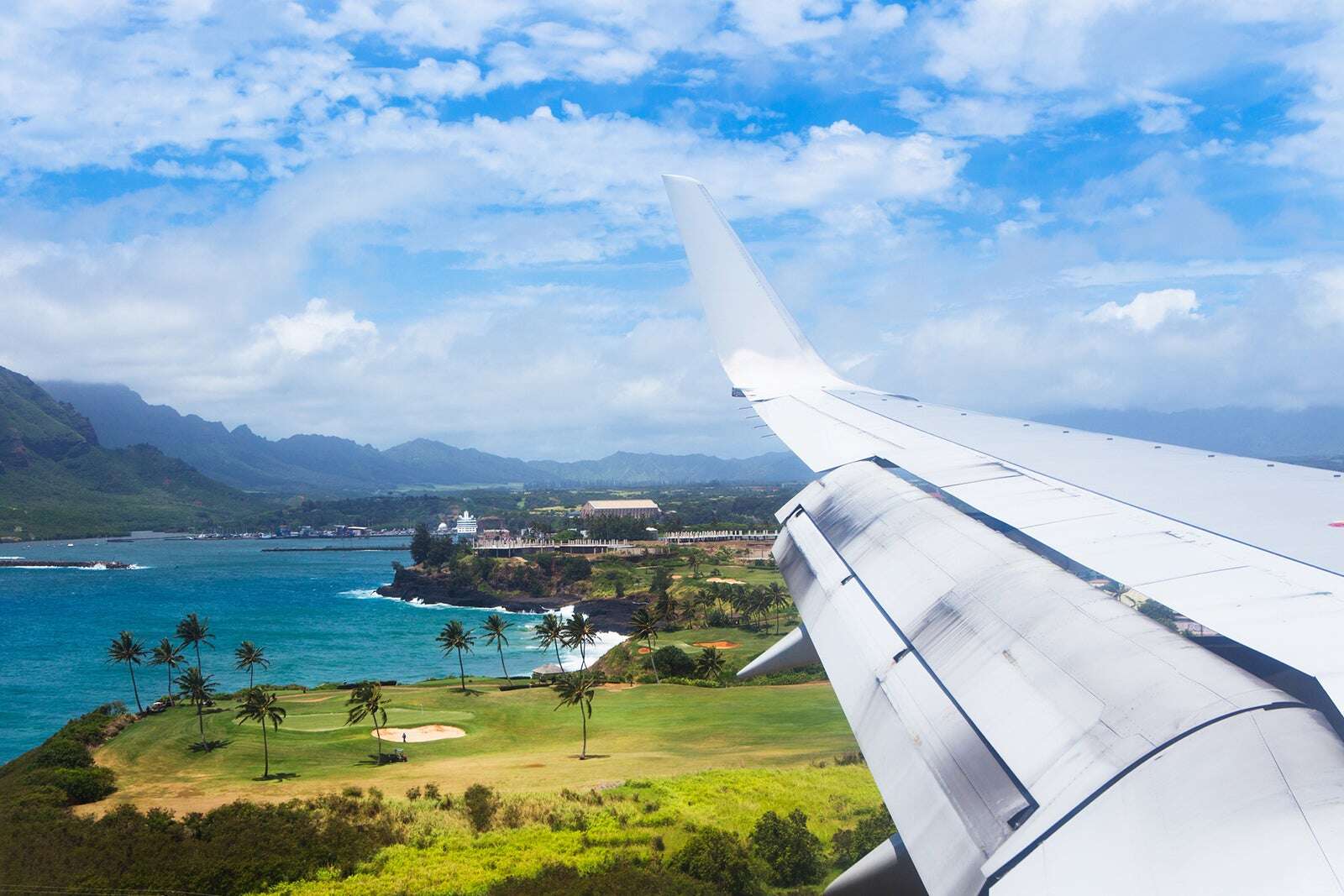 Head to Hawaii this winter with discounted flights from multiple airlines