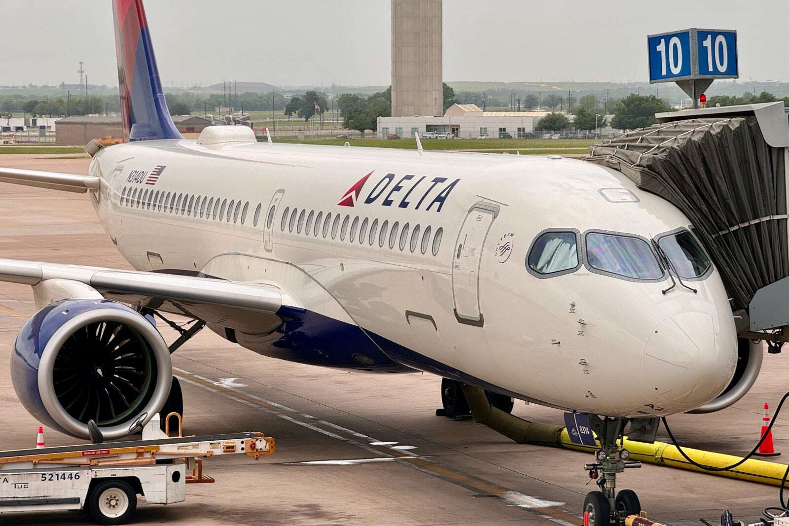 Delta unveils more than 50 special nonstop flights for college football season