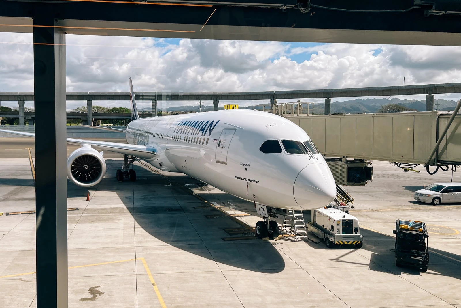 Alaska Airlines tweaks award charts with HawaiianMiles