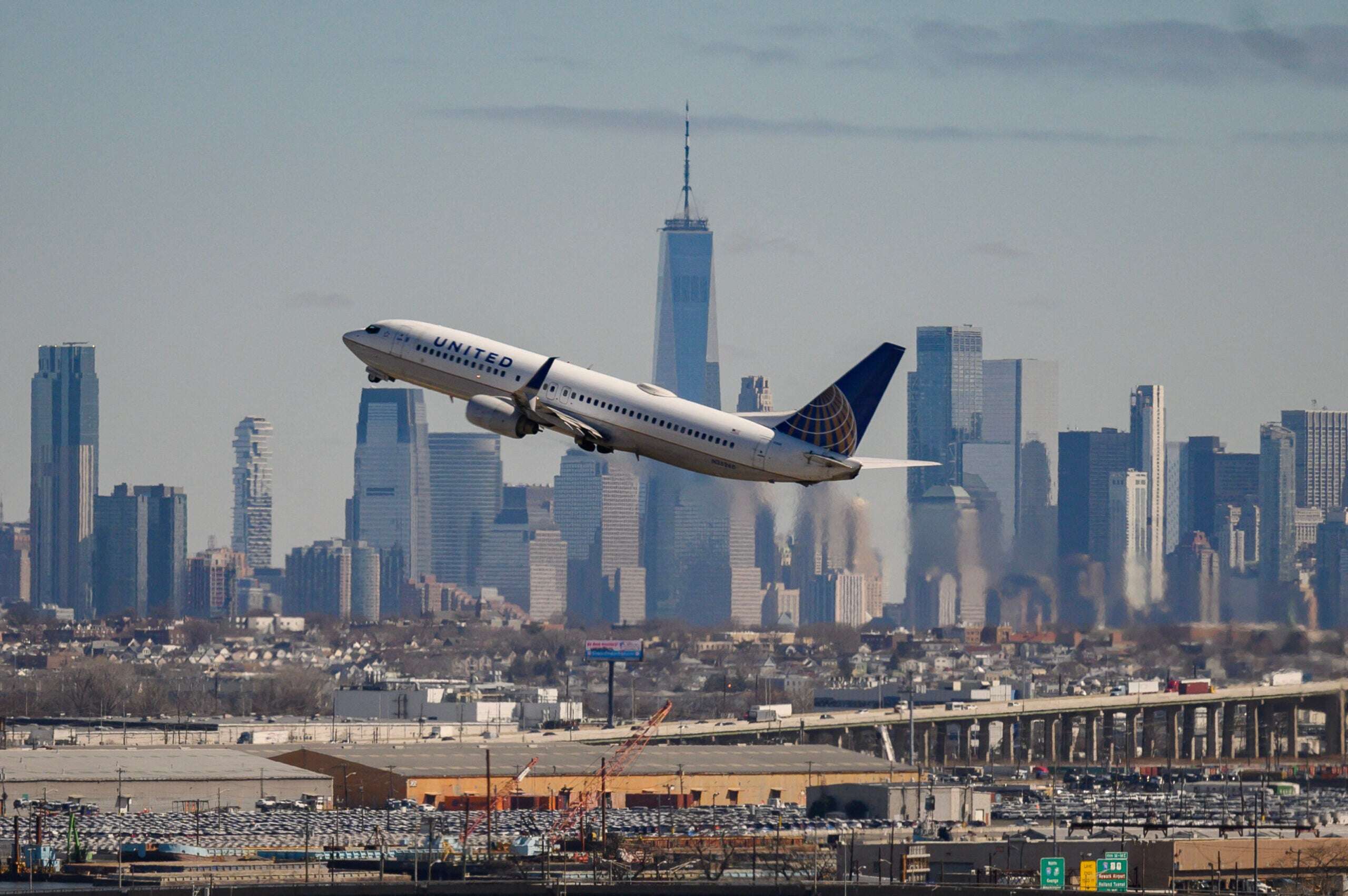 Brief flight, Amtrak delays following NYC-area earthquake