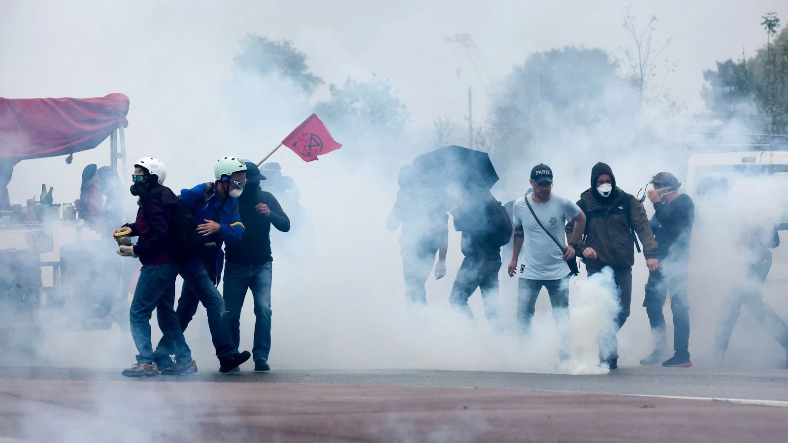 Without a leader, the Block Everything movement has mobilised protesters in France - how? And why?