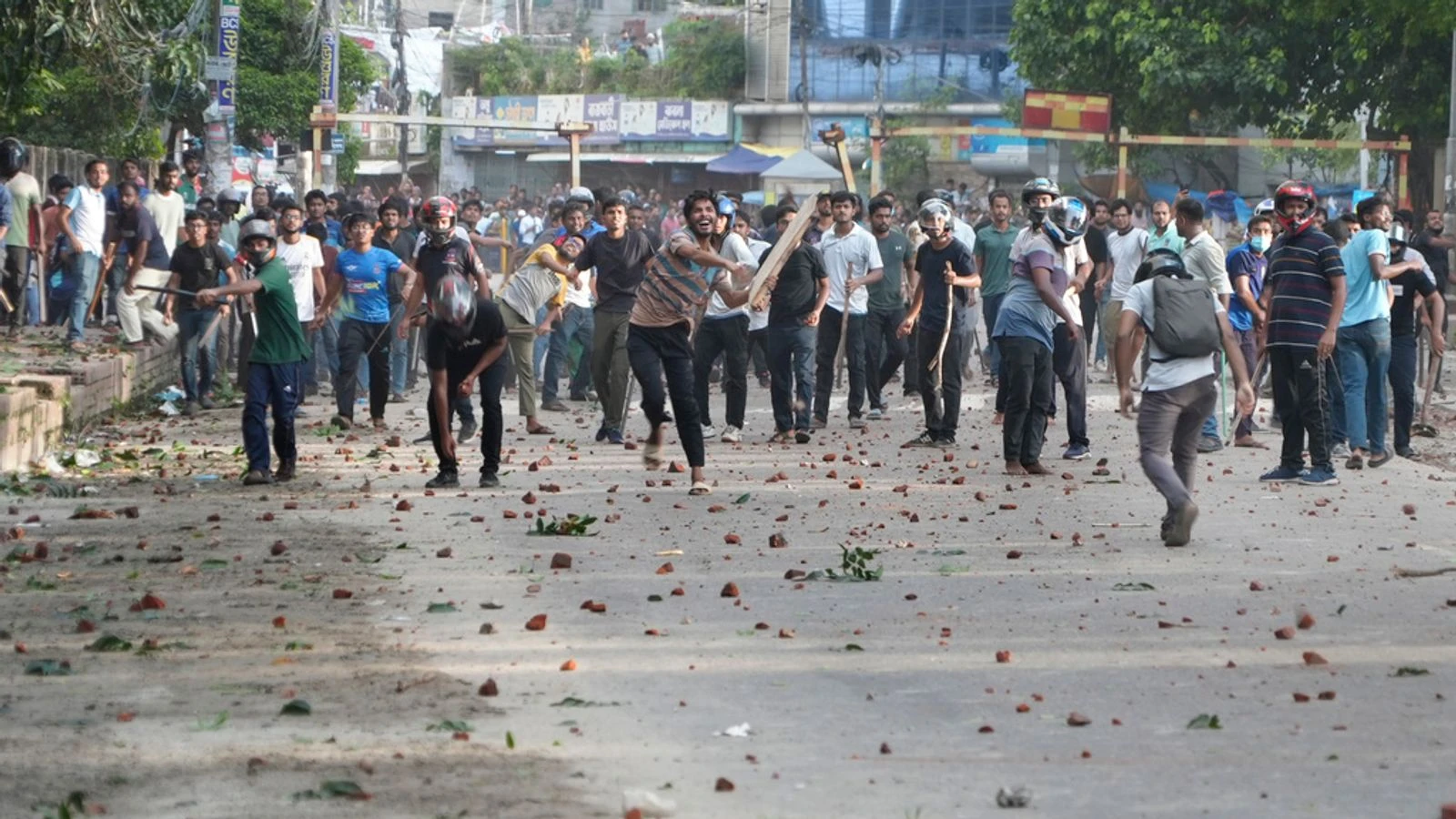 Dozens injured in violent clashes over jobs reserved for veterans' families in Bangladesh