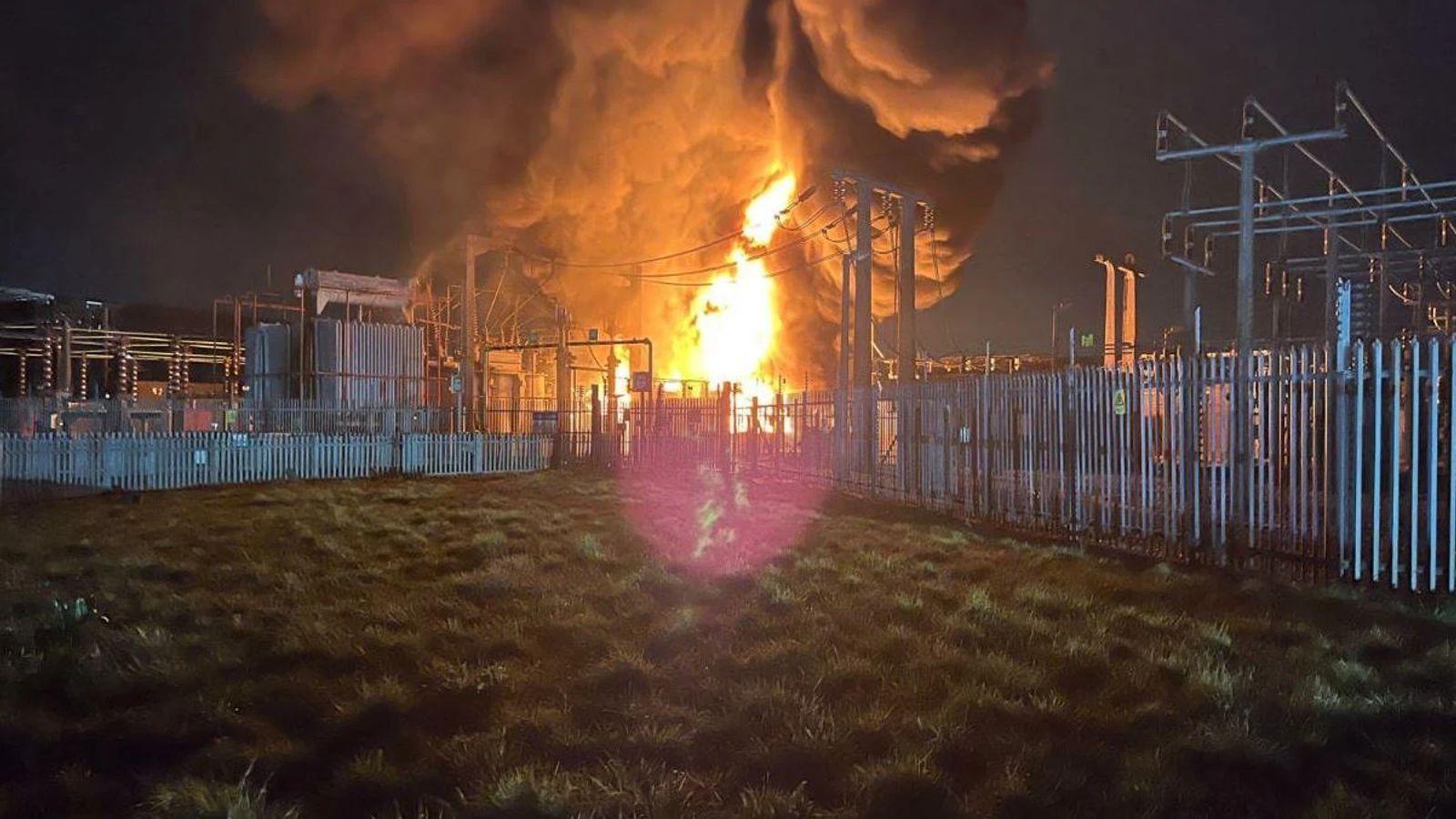 'Catastrophic failure' that led to Heathrow power outage revealed - as report outlines the chances missed to prevent it