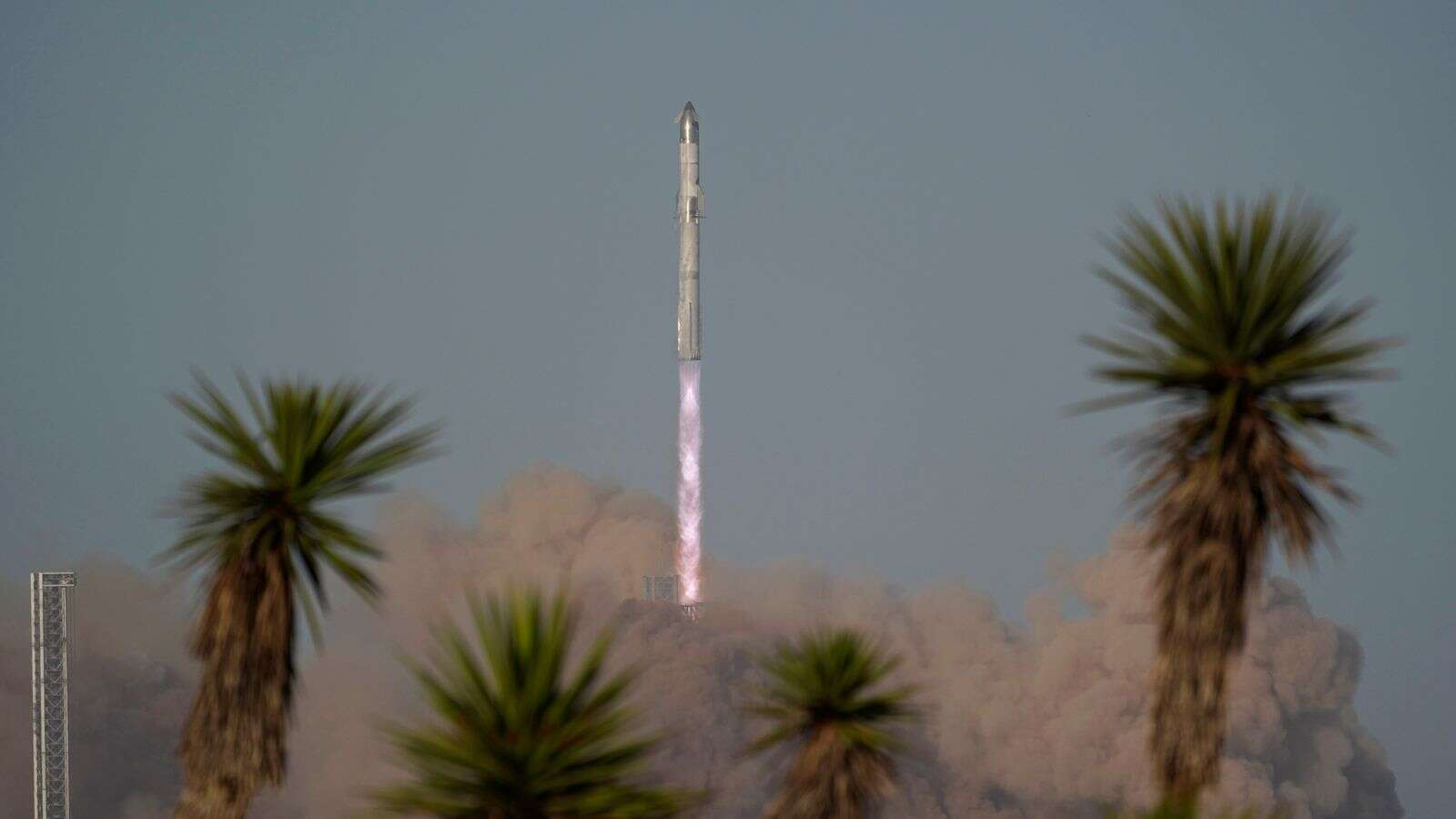 SpaceX rocket explodes during test flight - as 'launch debris' grounds flights in Florida