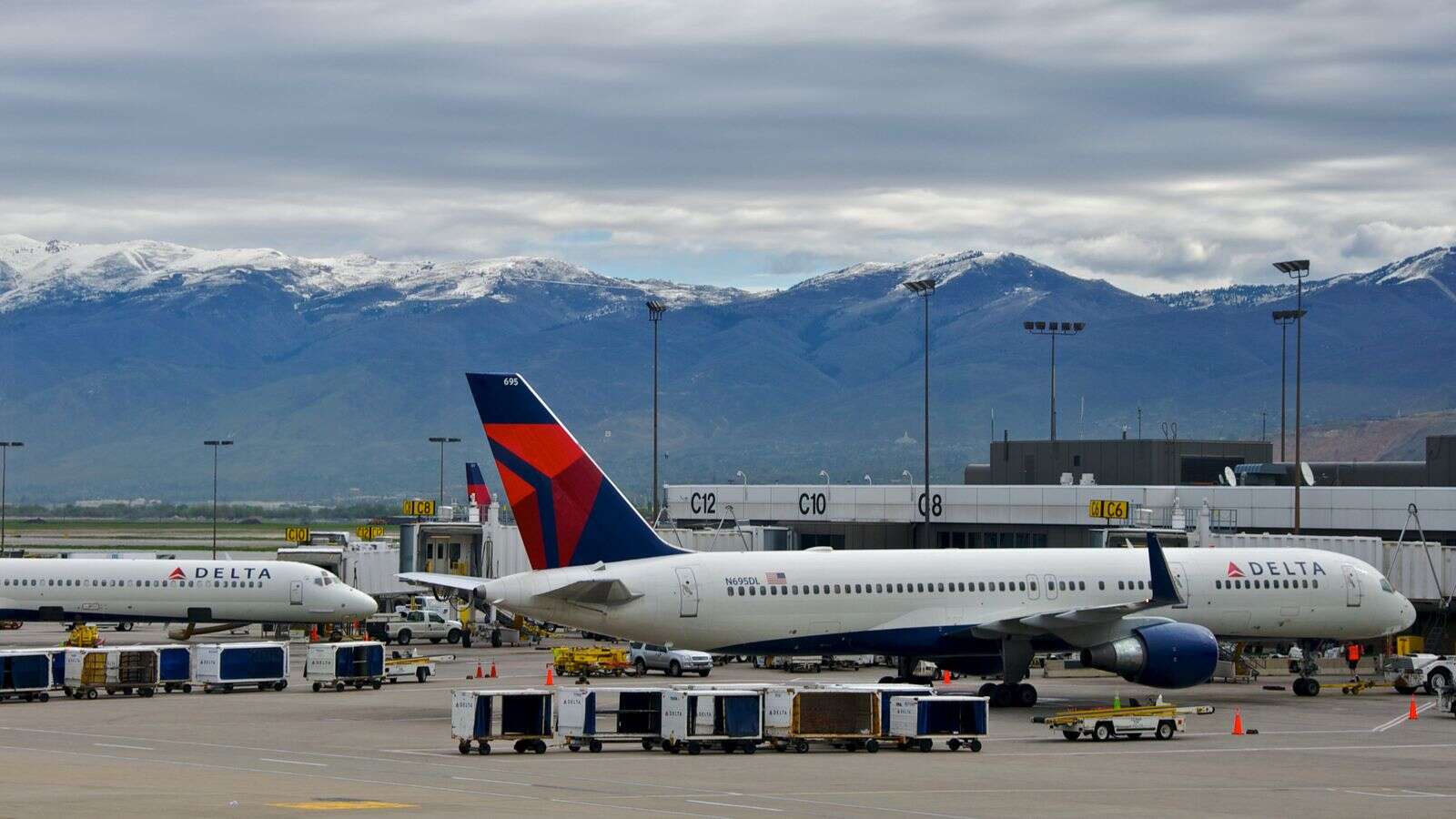 Delta flight diverted as passengers experience 'bleeding from their ears'