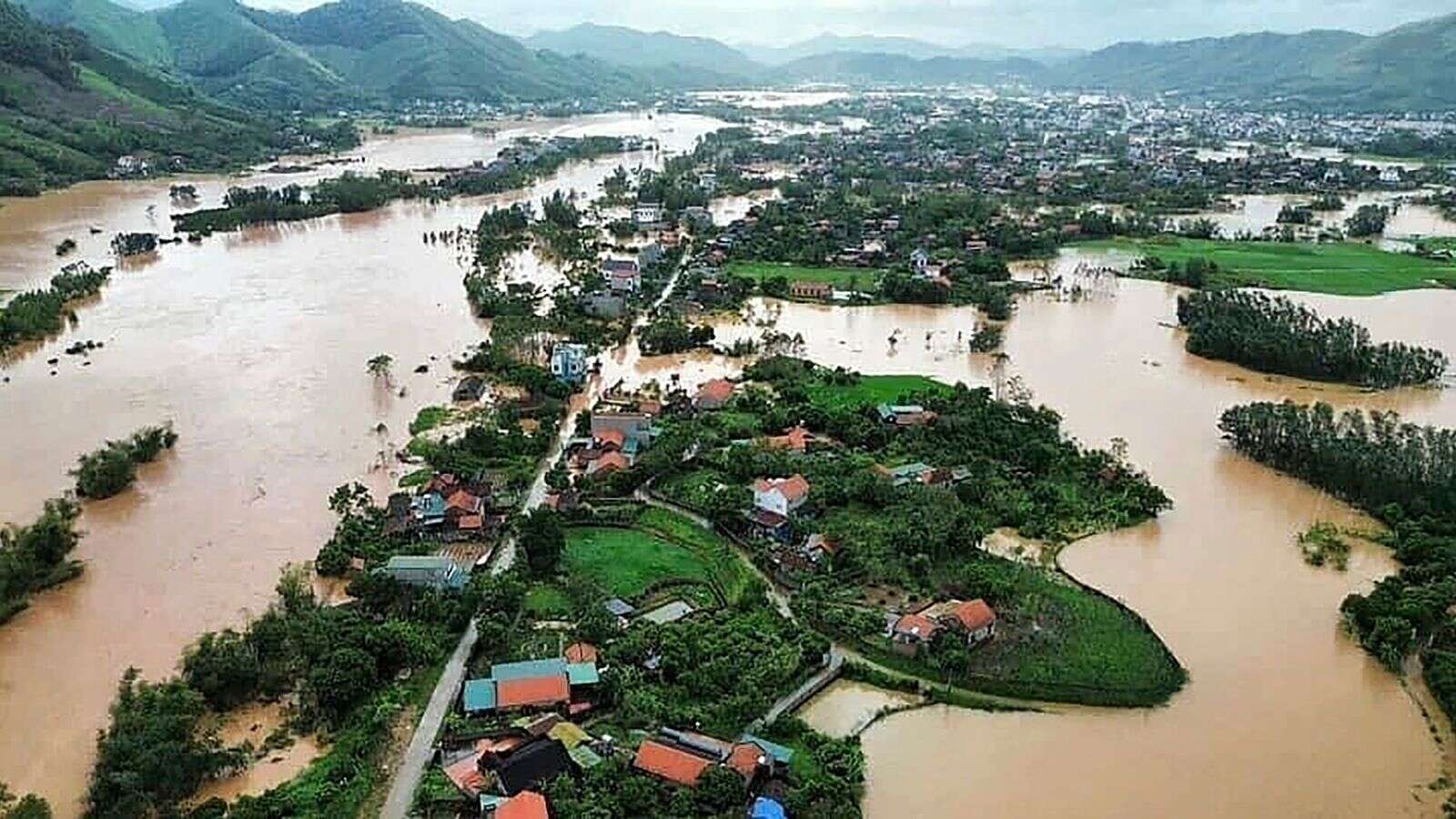 At least 59 killed in Vietnam after most powerful typhoon in decades