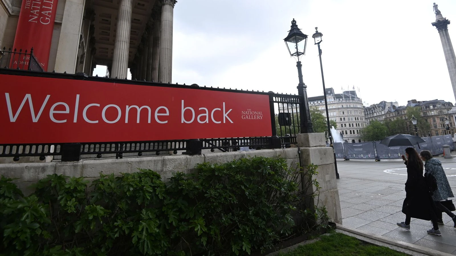 Showers dampen high street spirits as indoor hospitality reopens