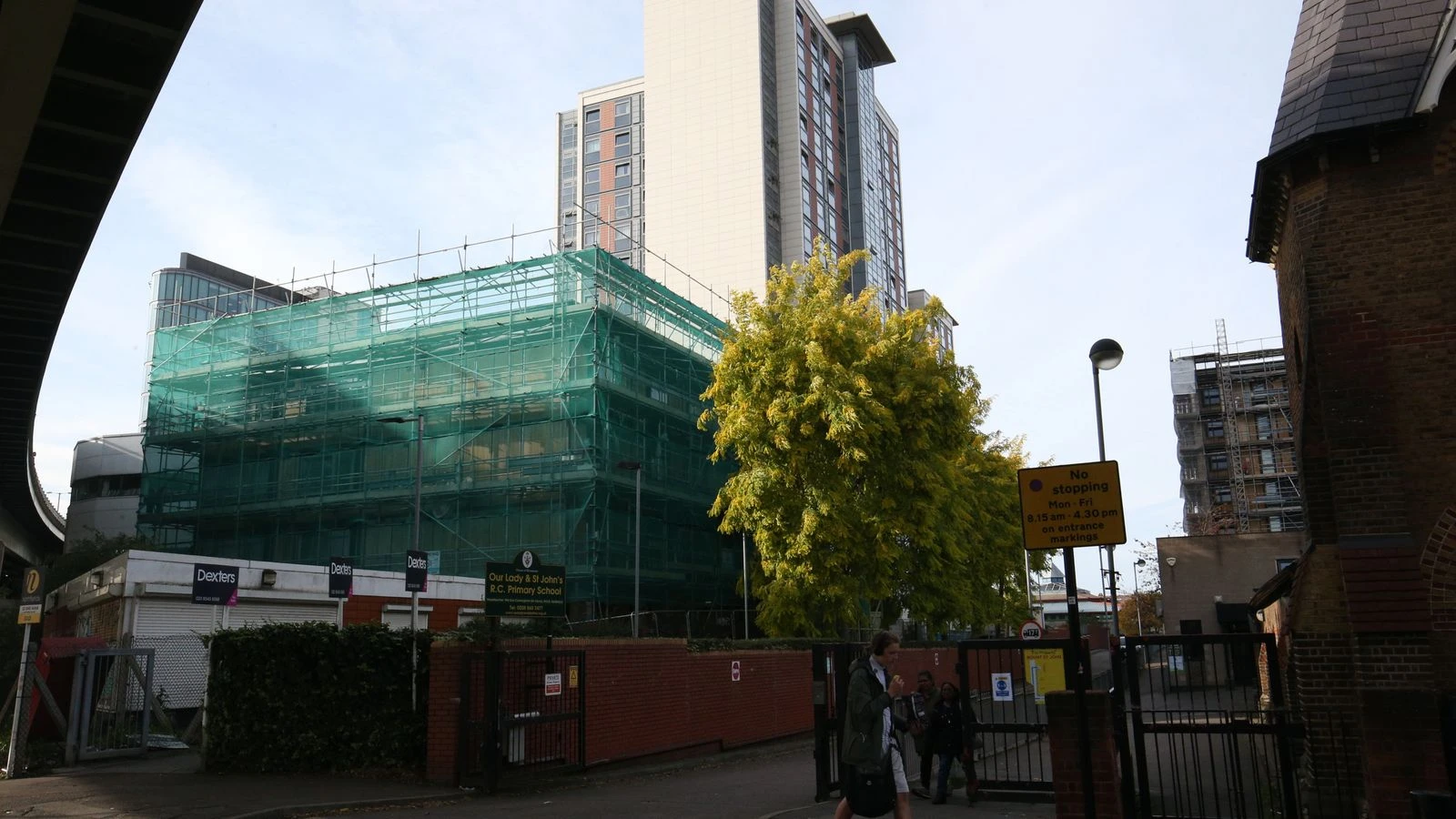 Hundreds of students told to urgently leave London flats over fire safety fears