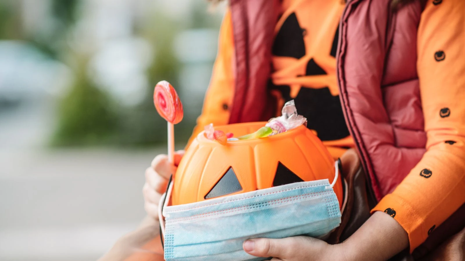 Can you go trick or treating this Halloween under COVID rules?