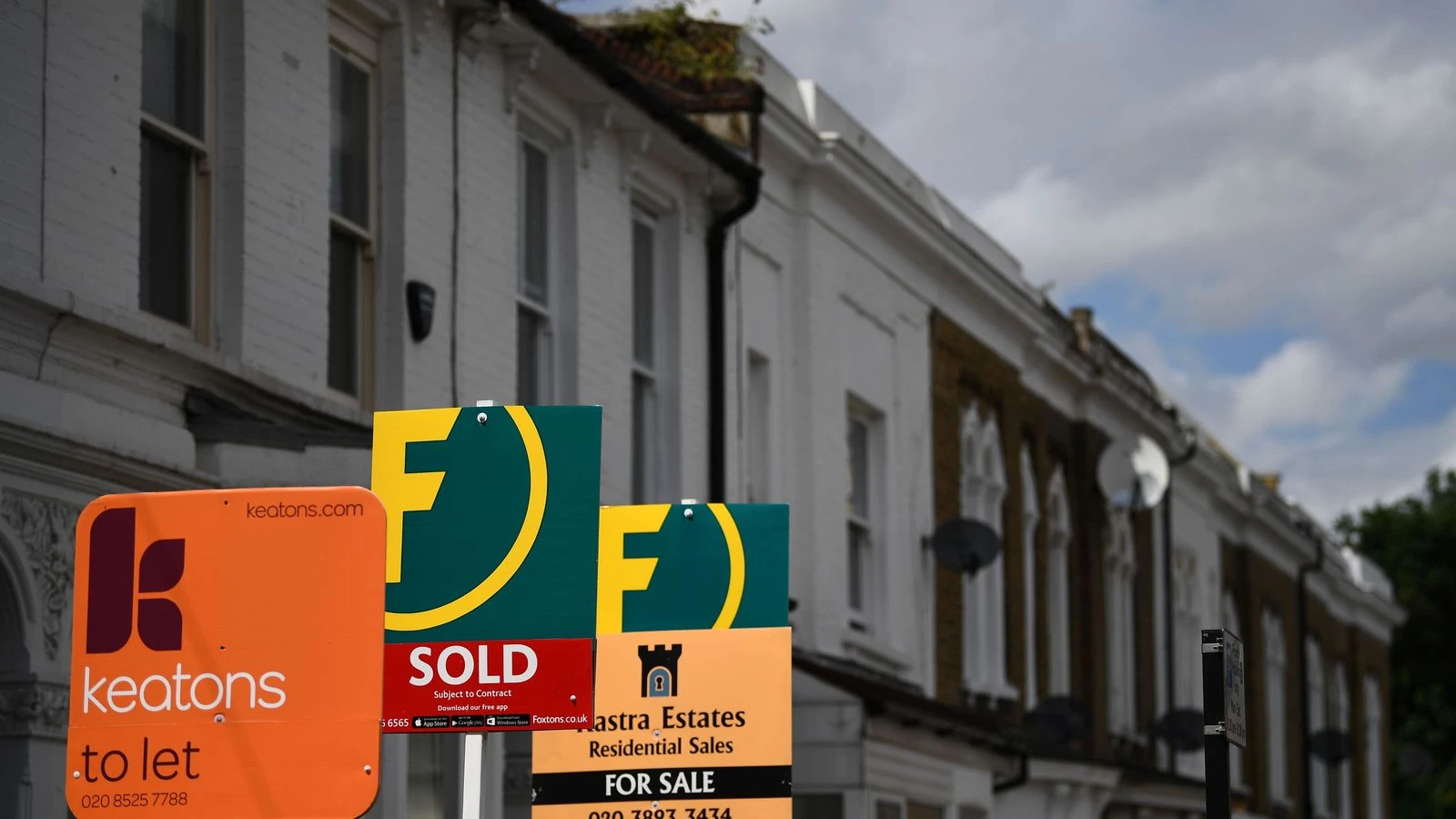 Rightmove reports dip in house asking prices amid rush to beat stamp duty deadline