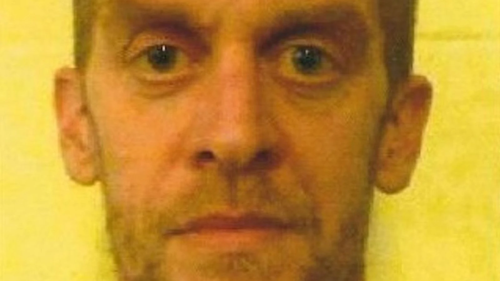 Police hunt for prison escapee - public warned not to approach him