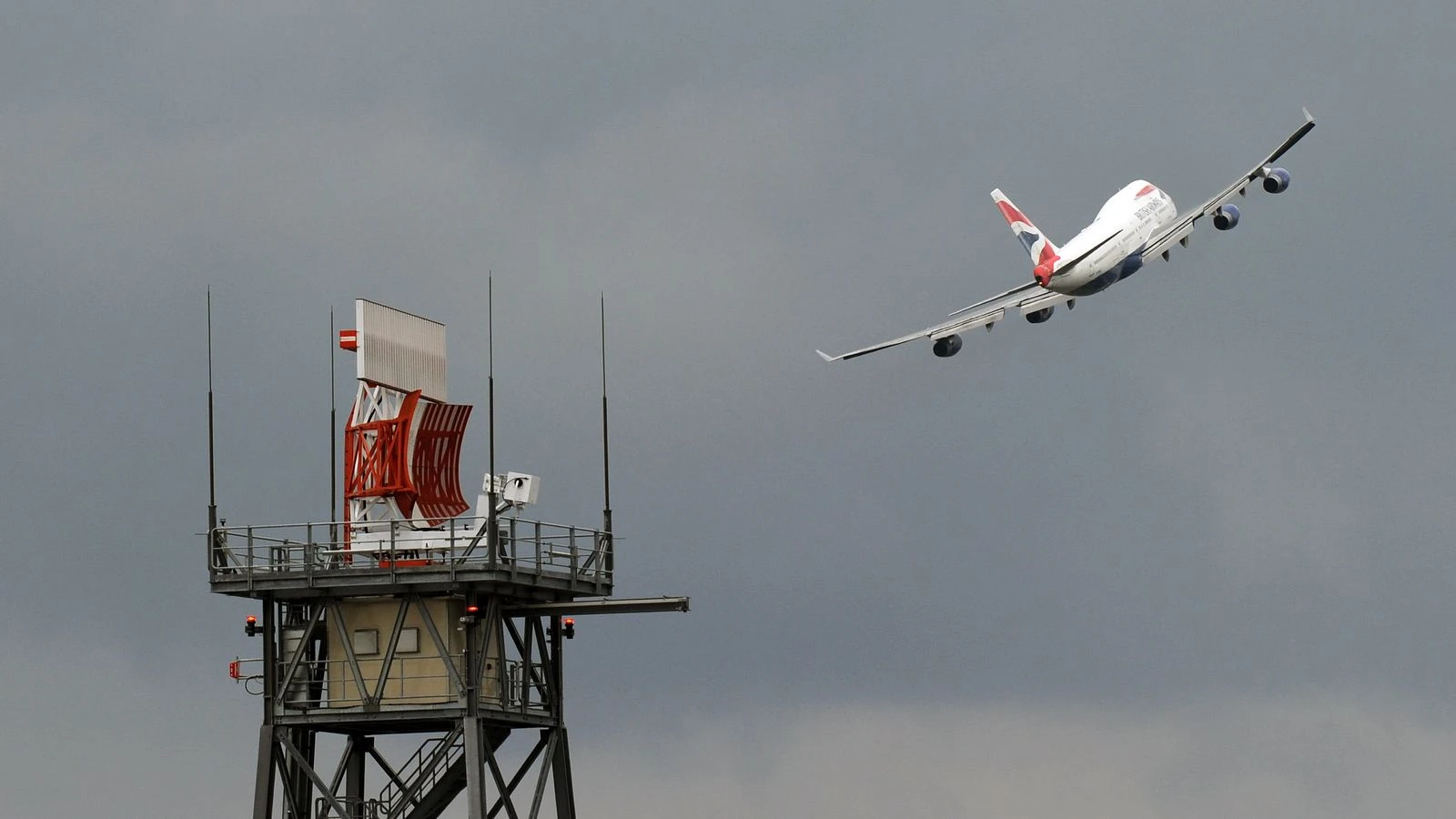 Heathrow no longer Europe's busiest airport as boss blames coronavirus testing failure