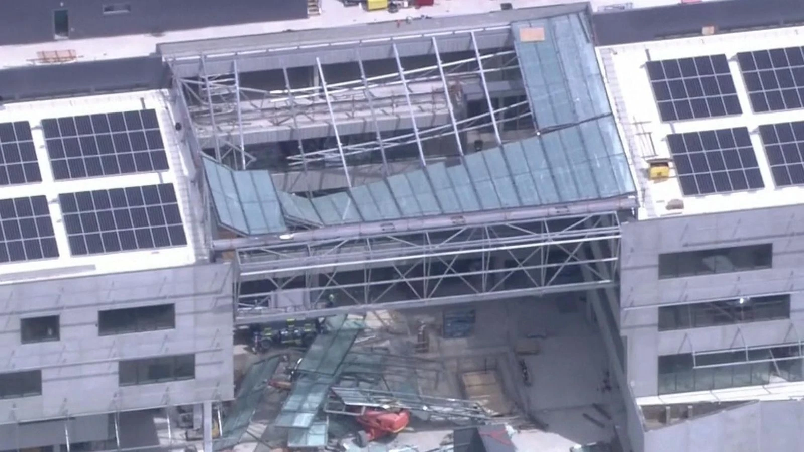 One dead after Oz uni building collapse