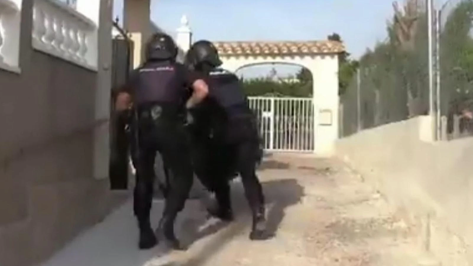 Gun seized as Irish crime boss arrested in Spain