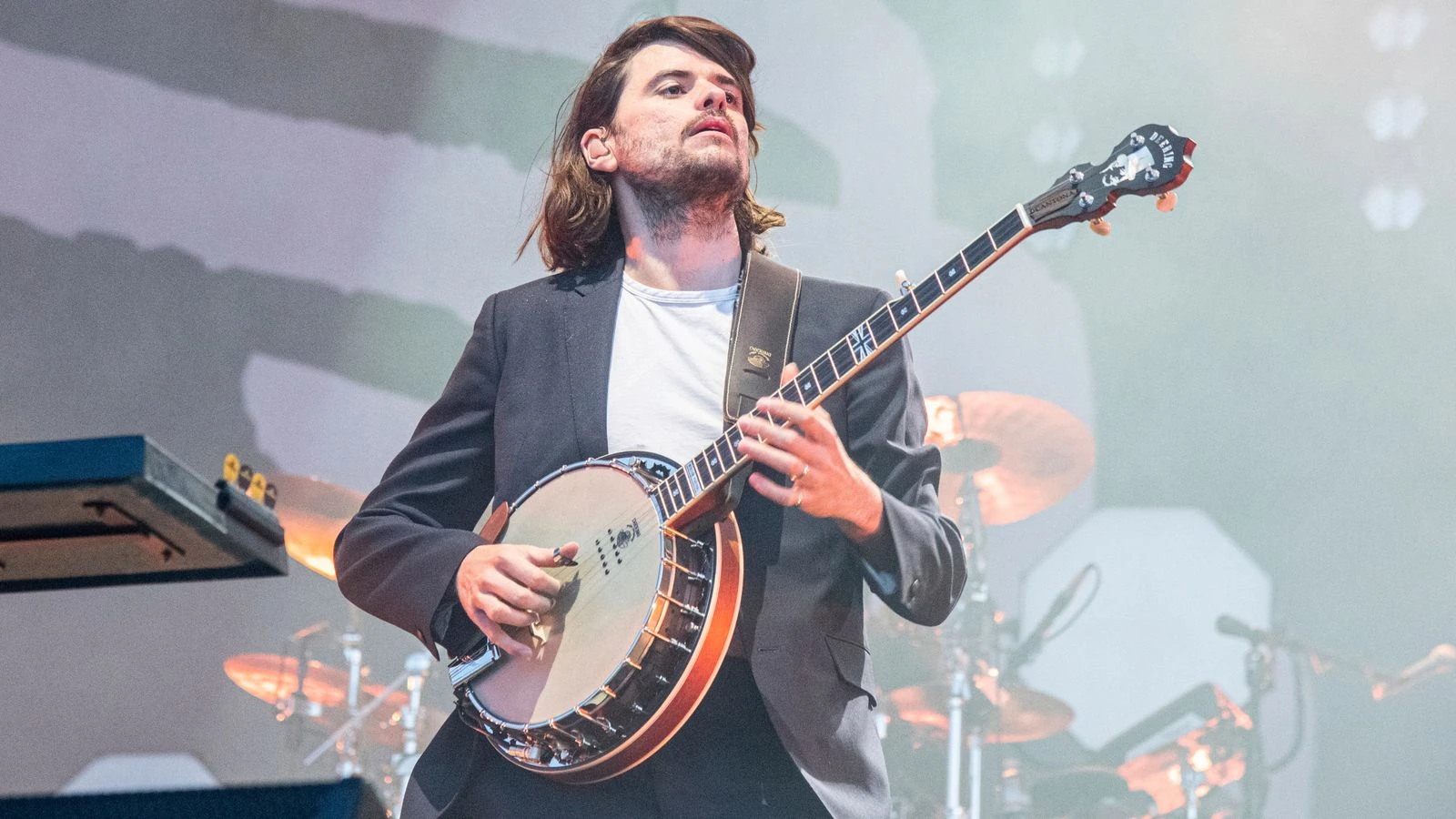Mumford & Sons guitarist quits after 'unintentional Twitter storm' sparked 'viral mob'