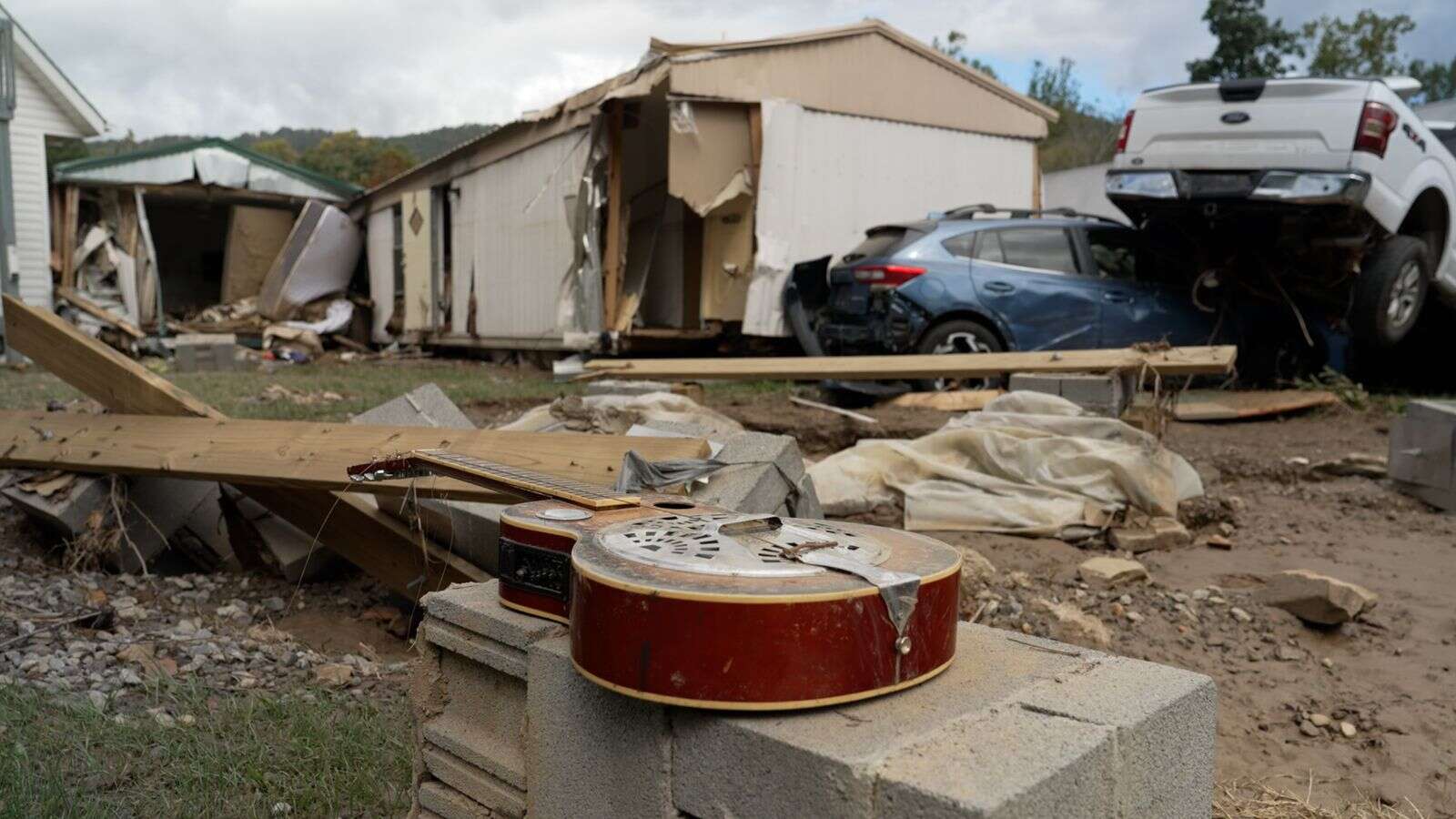 'This is as bad as I've seen it': Residents try to put lives back together after hurricane