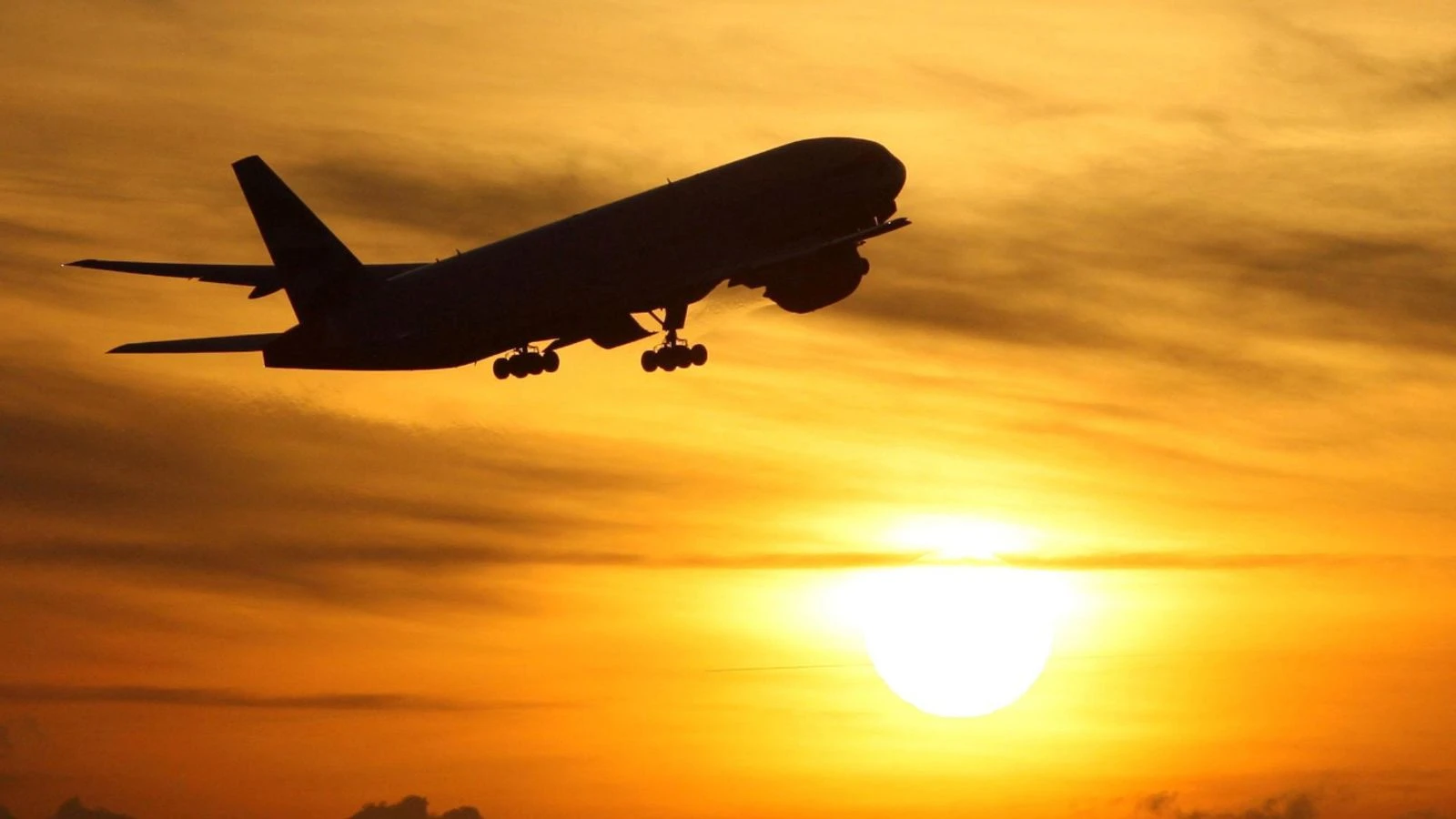 US and UK airlines demand end to 'overly cautious' transatlantic travel restrictions
