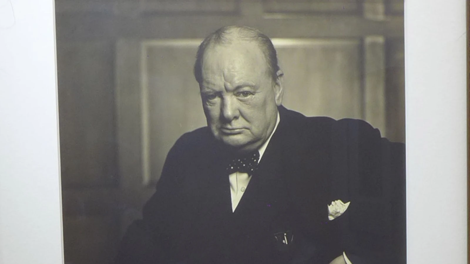 Man who stole iconic portrait of Winston Churchill from hotel is jailed