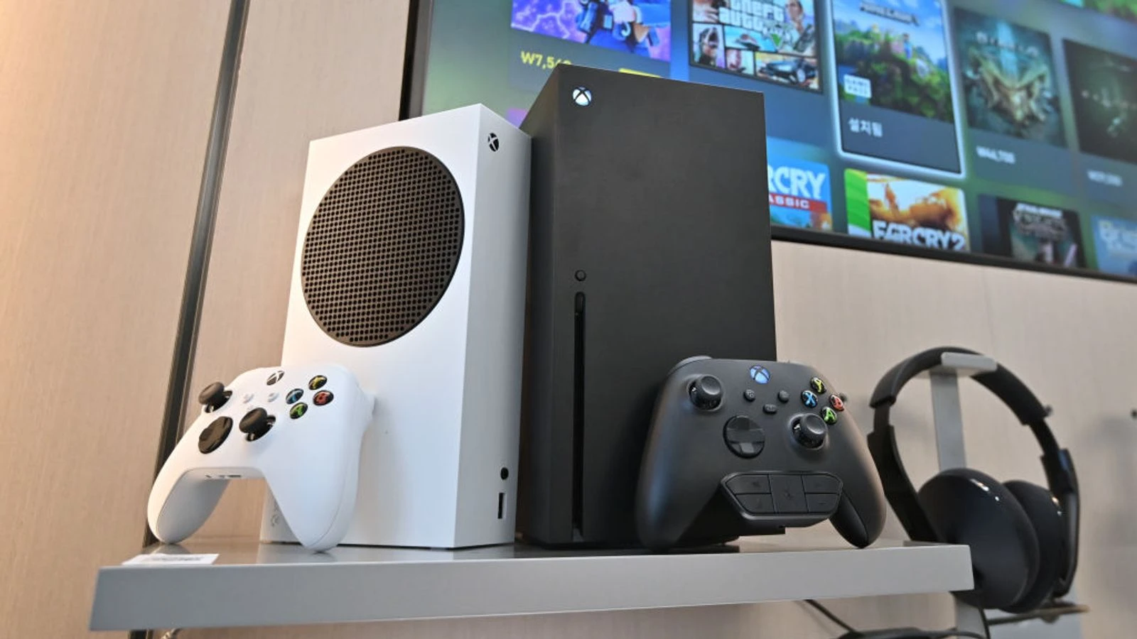 Xbox launch causes record broadband usage in UK