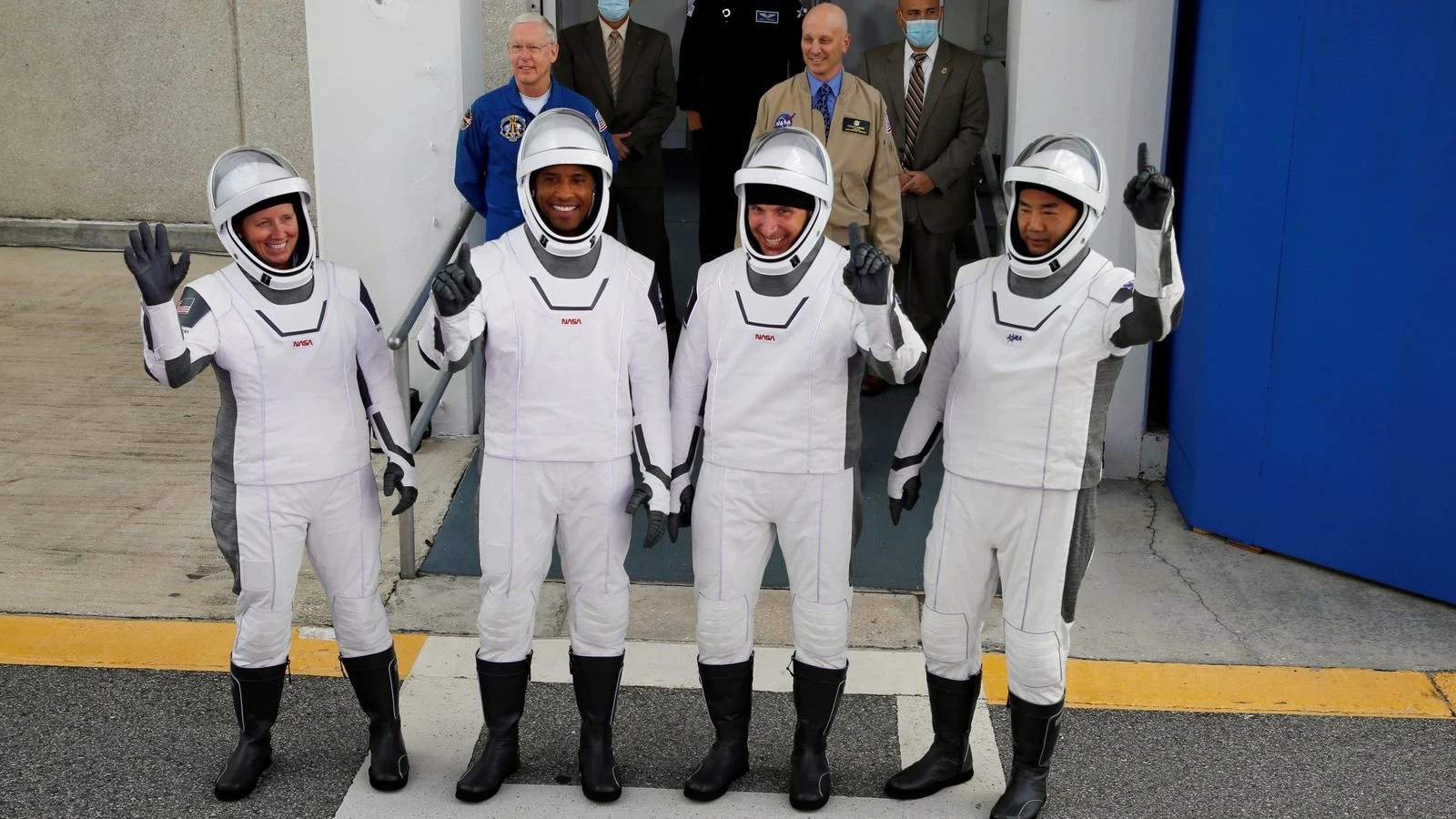 Astronauts wave goodbye ahead of SpaceX launch
