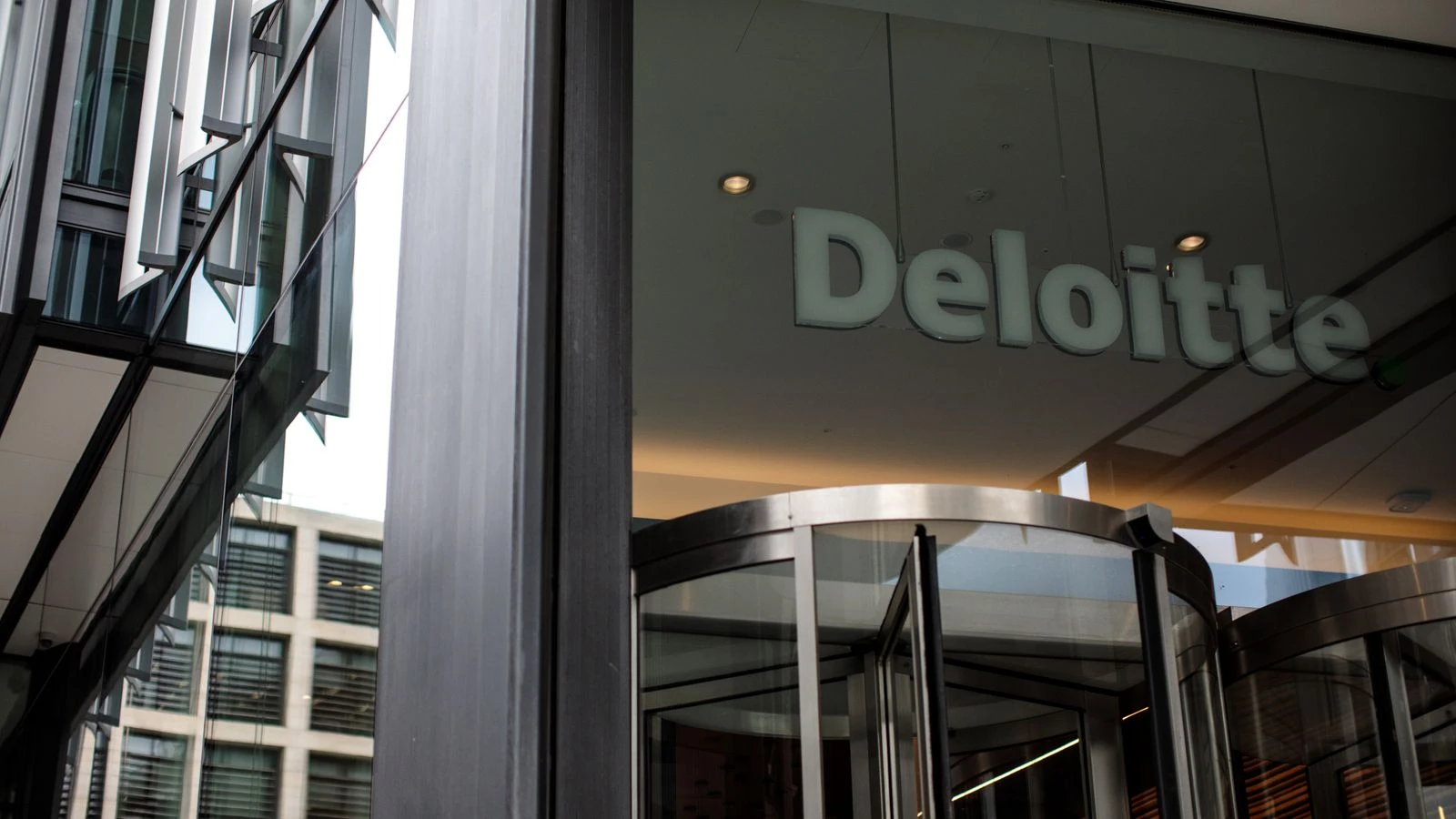 Deloitte kicks off talks with bidders for UK restructuring unit