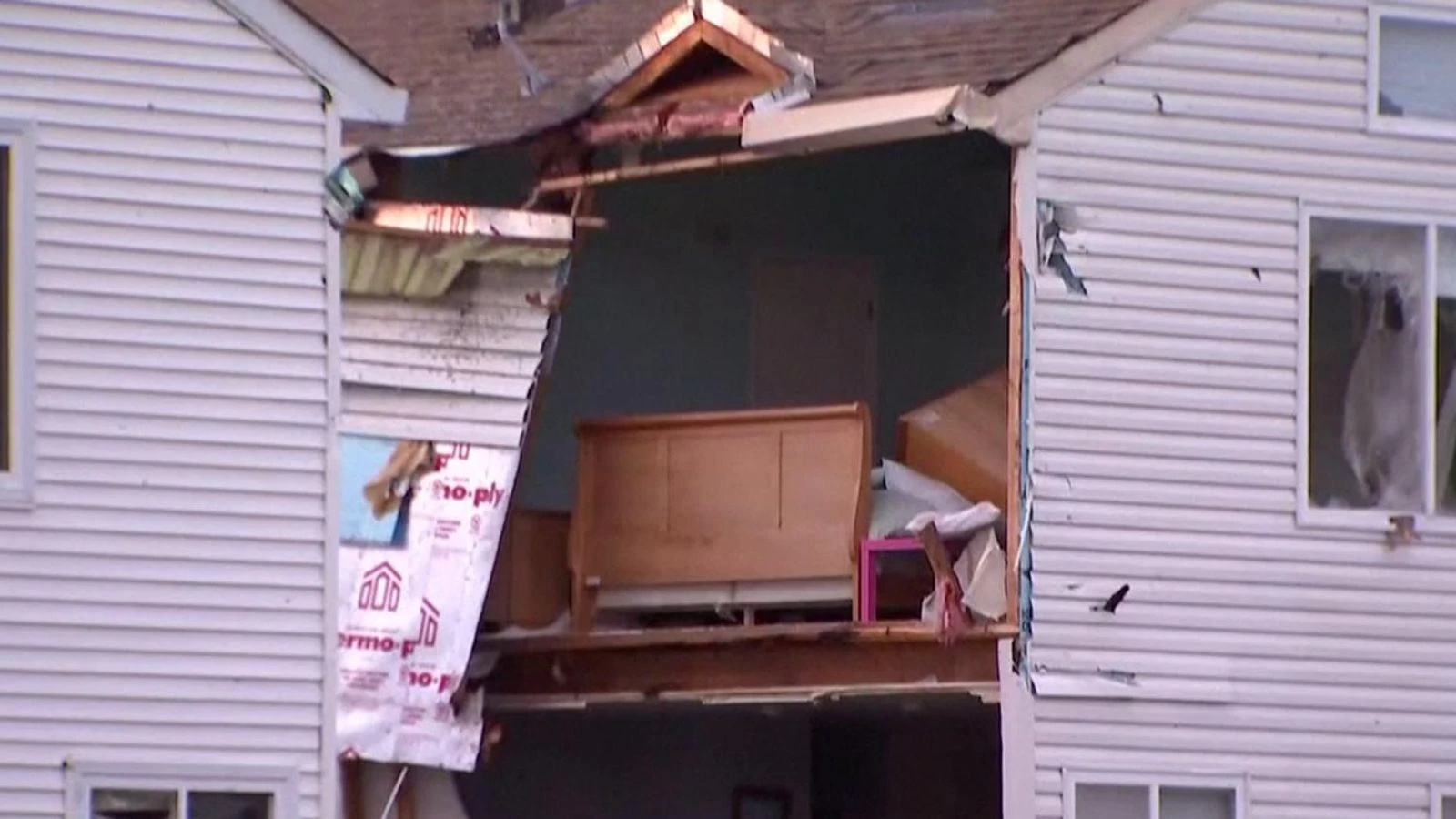 Storm causes severe destruction in Illinois