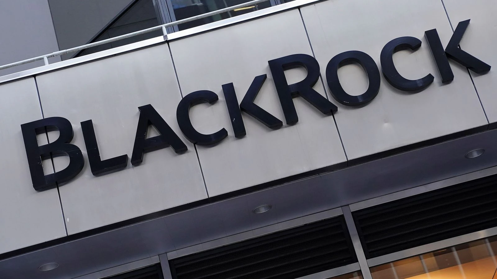 BlackRock plots sale of pensions specialist Heywood