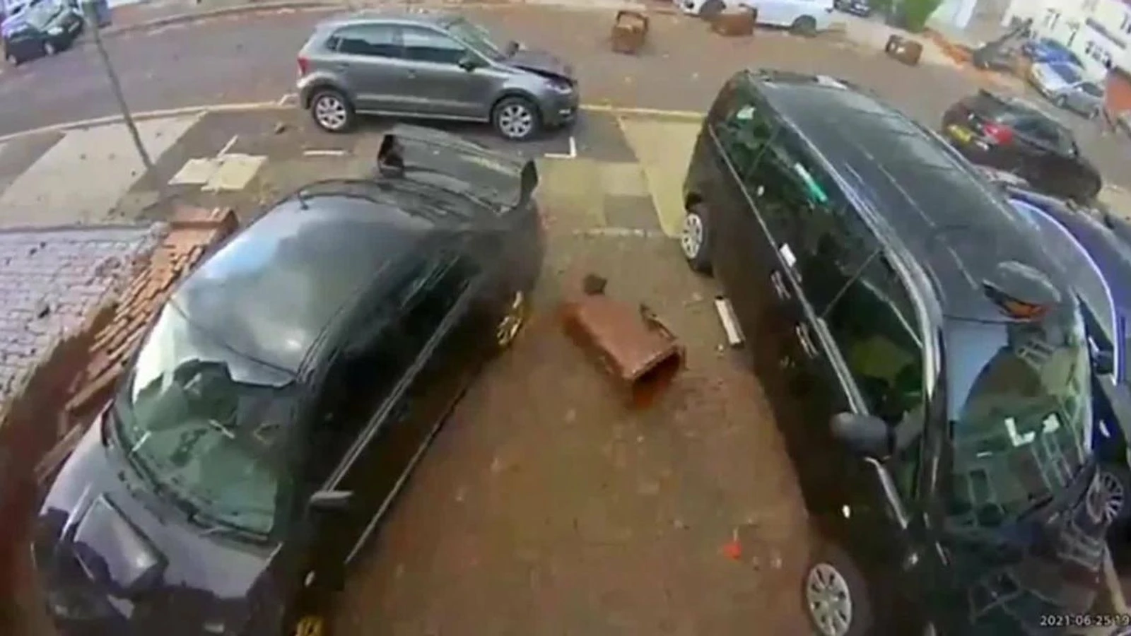 'Tornado' leaves damage in east London