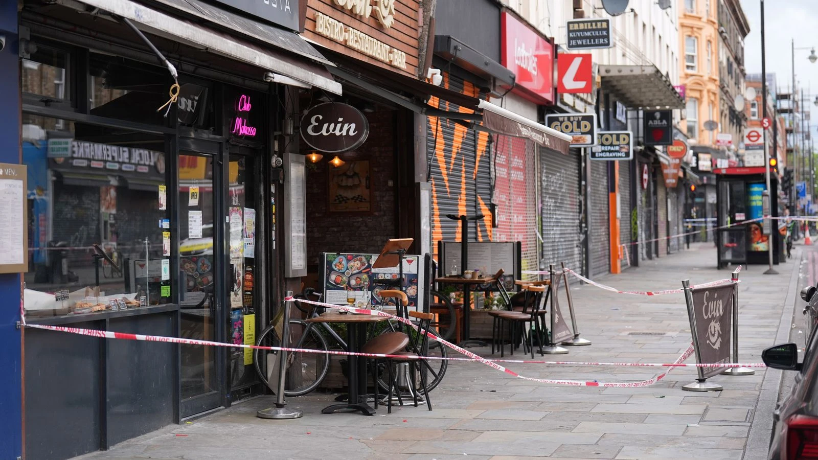 Nine-year-old girl shot in 'attempted assassination of rival gang members'
