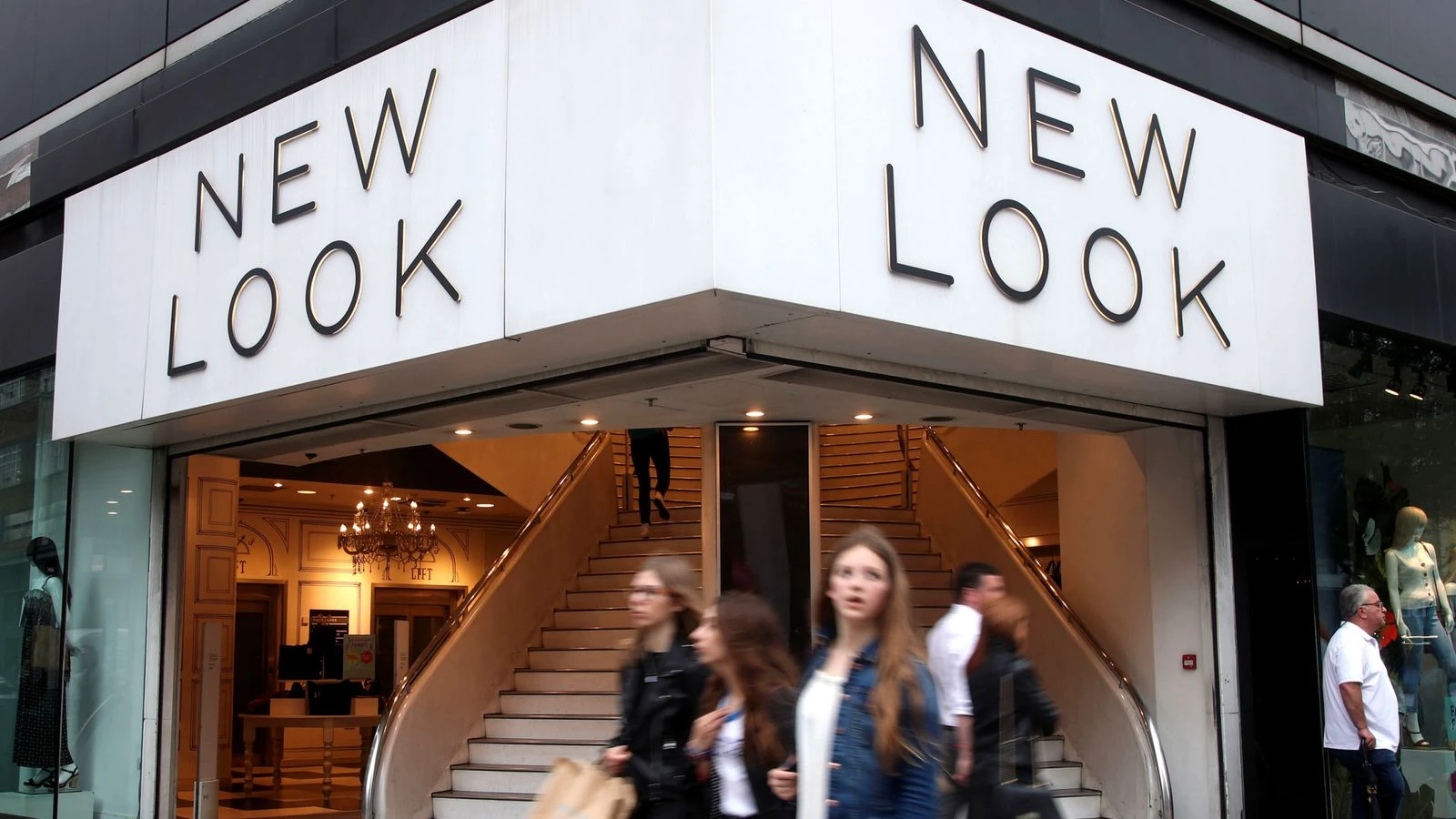 New Look lines up bankers to fashion high street exit