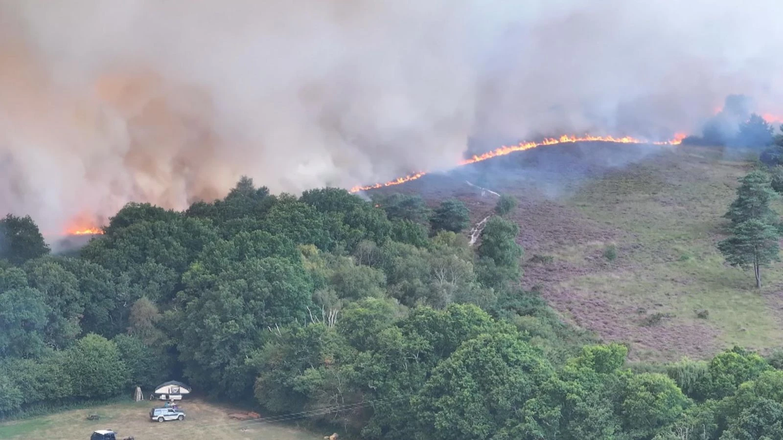Major incident declared as crews battle heath fire near Bournemouth
