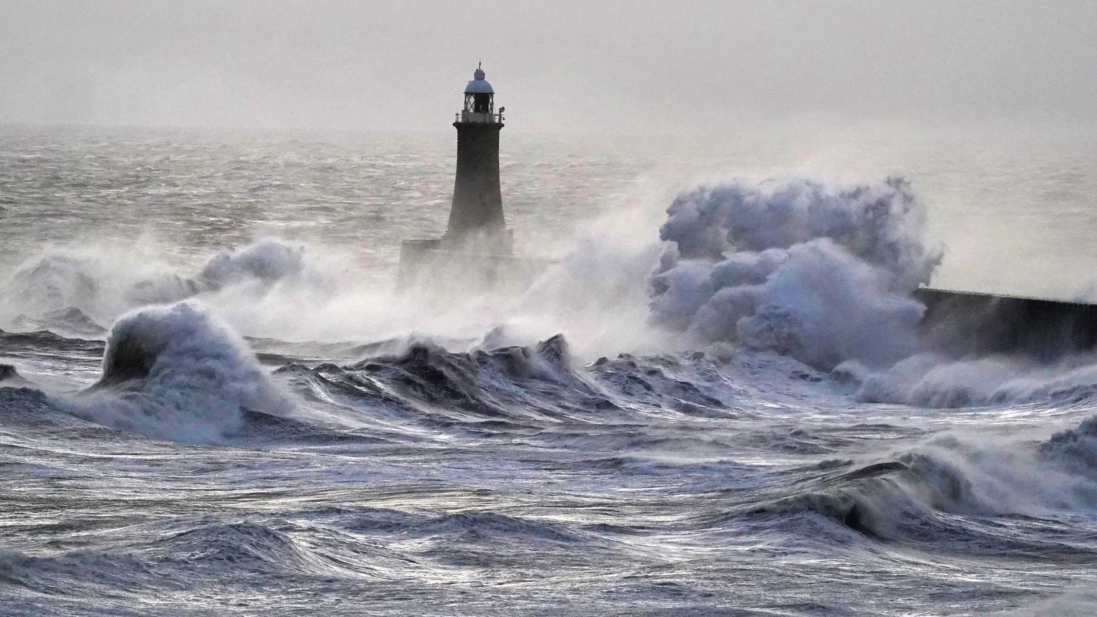 'Danger to life' amber weather warning issued for Storm Floris with 90mph winds forecast
