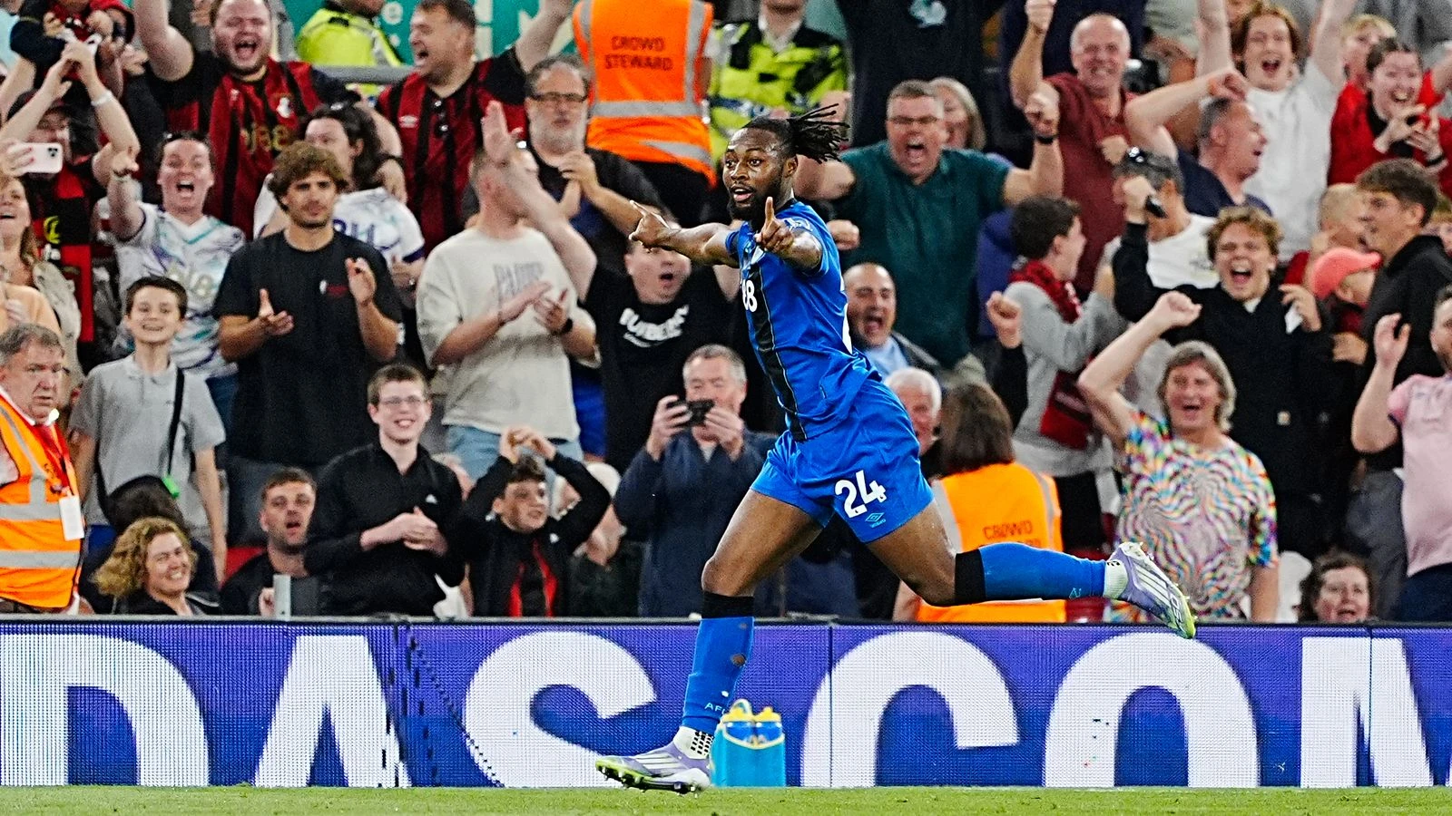 Premiere League opener halted after Antoine Semenyo reports racist abuse