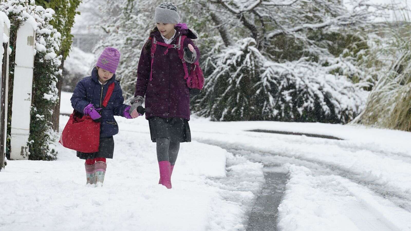 UK told to expect 'disruptive snow' as warnings cover large parts of country