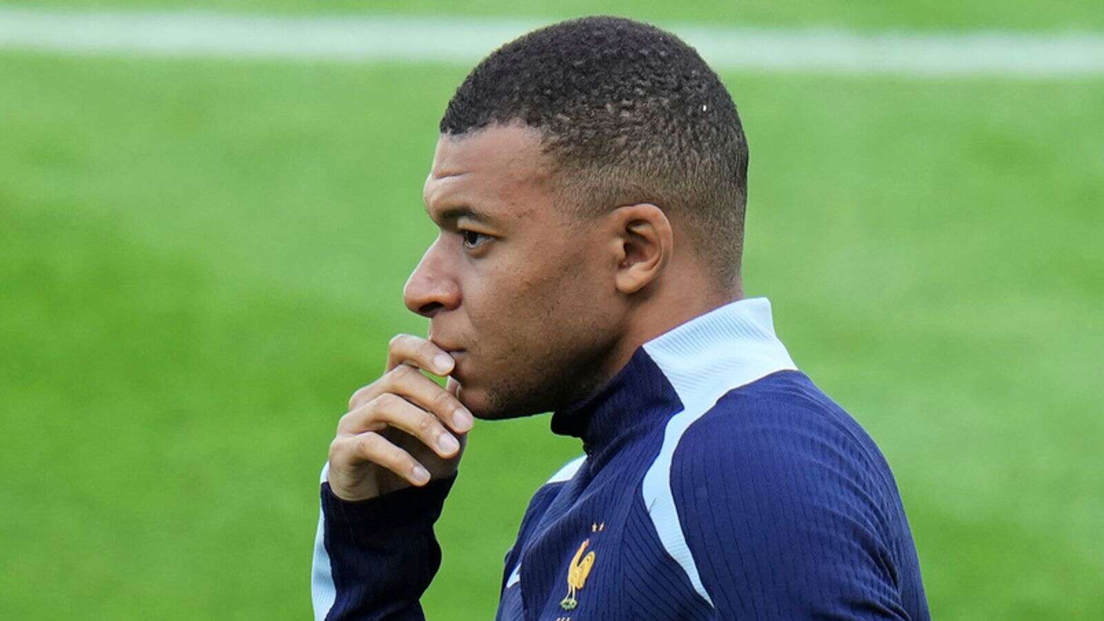 Kylian Mbappe urges young people to vote against rising 'extremes'