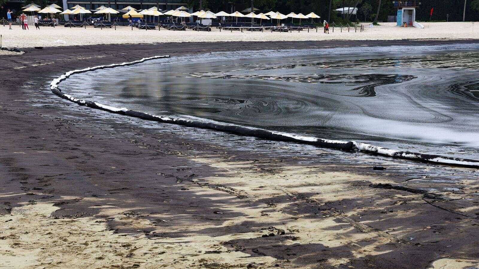 Popular beach resort closed after oil spill