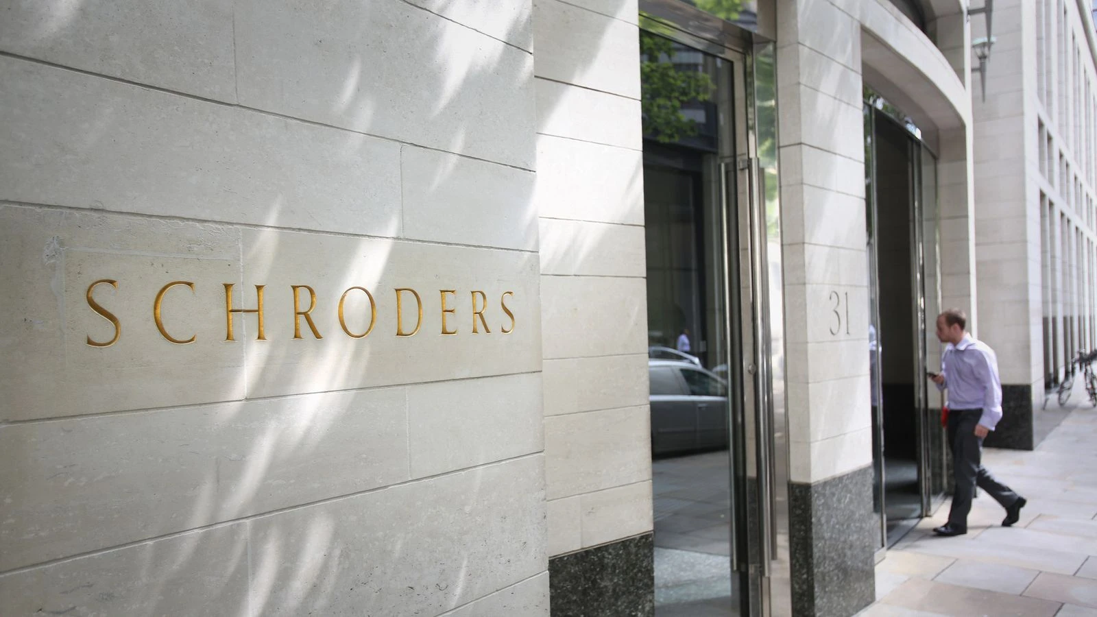 Schroders steps back from London Stock Exchange-led City taskforce