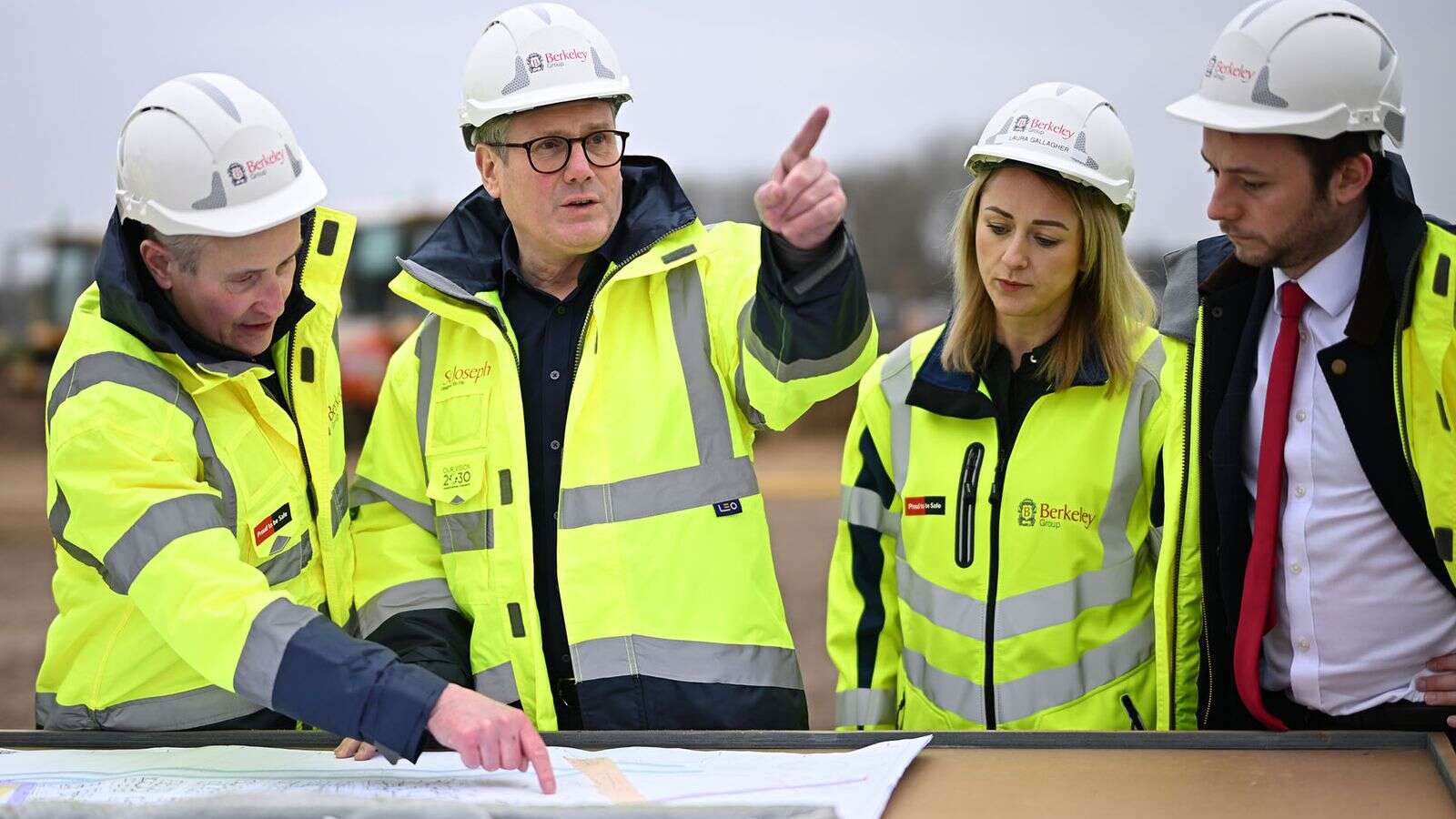 Starmer cuts short visit after farmers stage noisy tractor protest