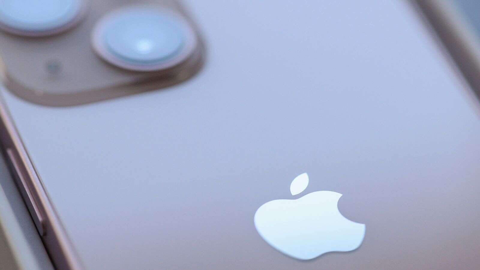 Apple dilutes security for UK cloud users rather than renege on its privacy commitments to all