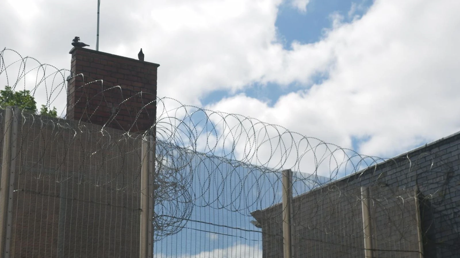 Minister does not rule out 'supermax' prisons for most dangerous offenders