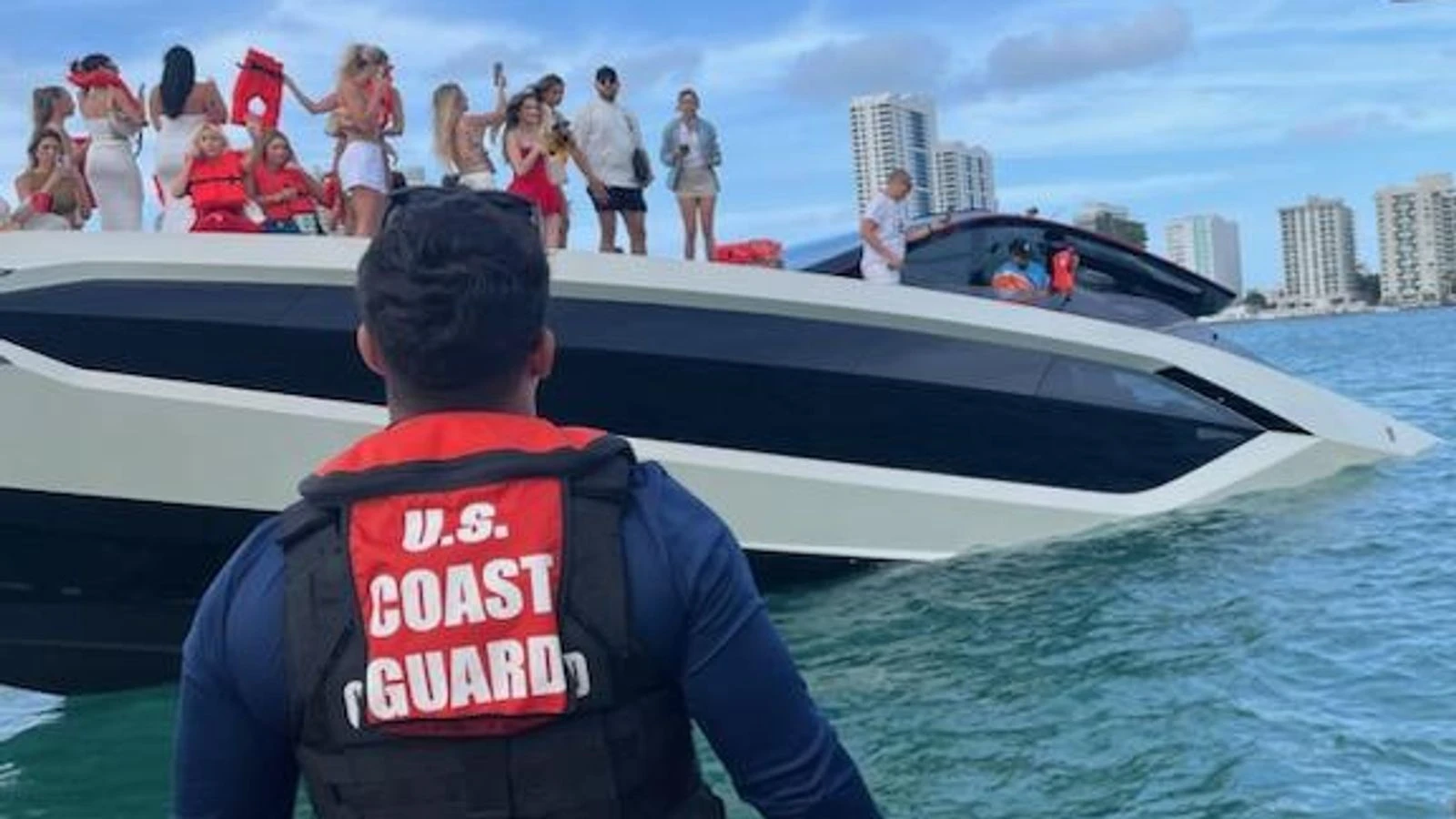 Over 30 rescued after boat capsizes near Miami Beach