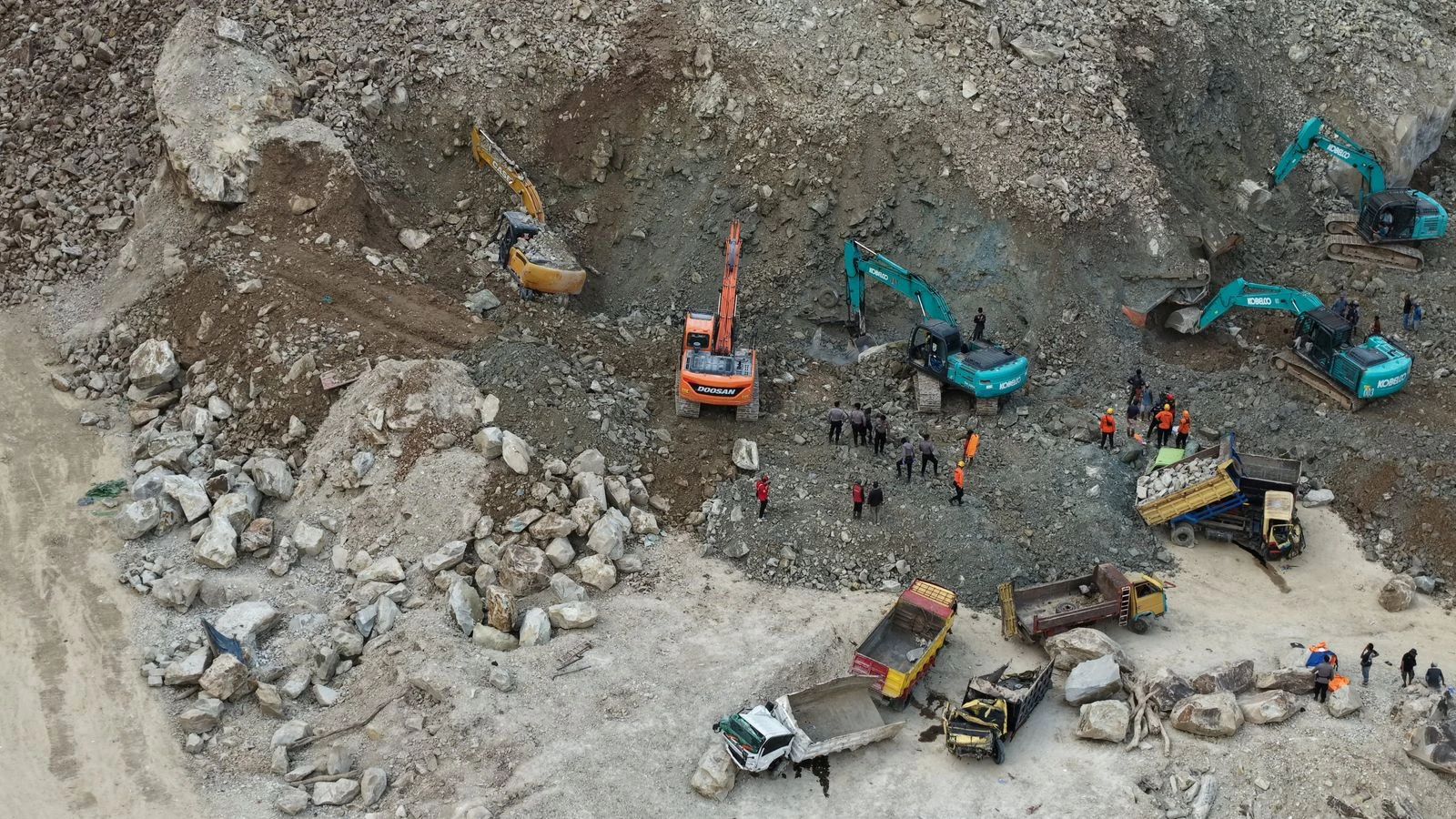 Number of dead in Indonesia quarry collapse rises to 14