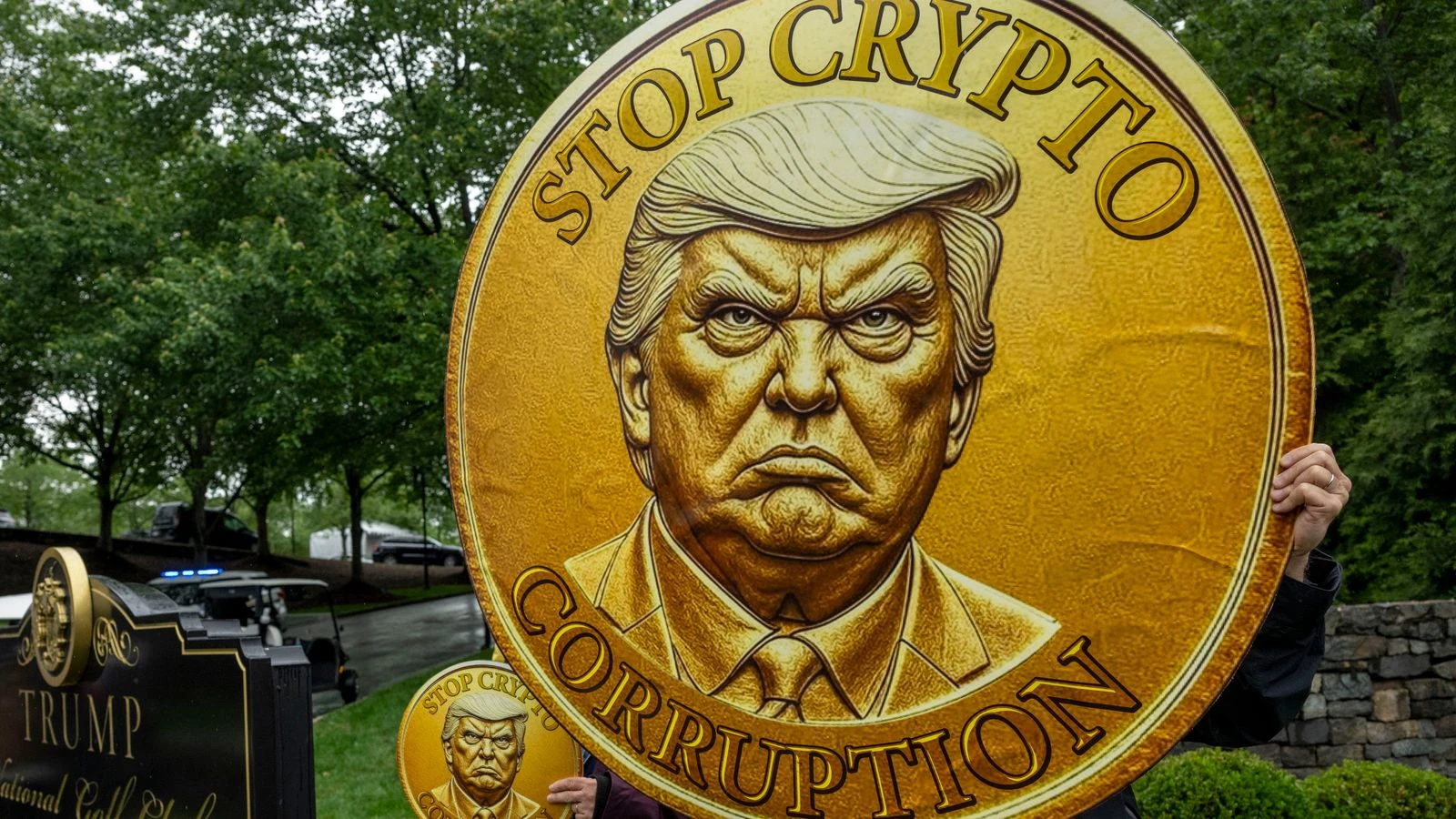 'Orgy of corruption': Investors descend on Trump's $148m meme coin dinner amid protests