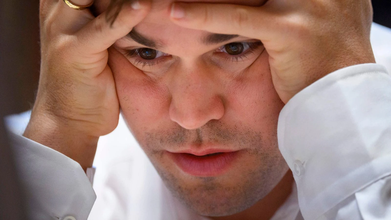 Chess grandmaster playing match against 140,000 people reveals expected result
