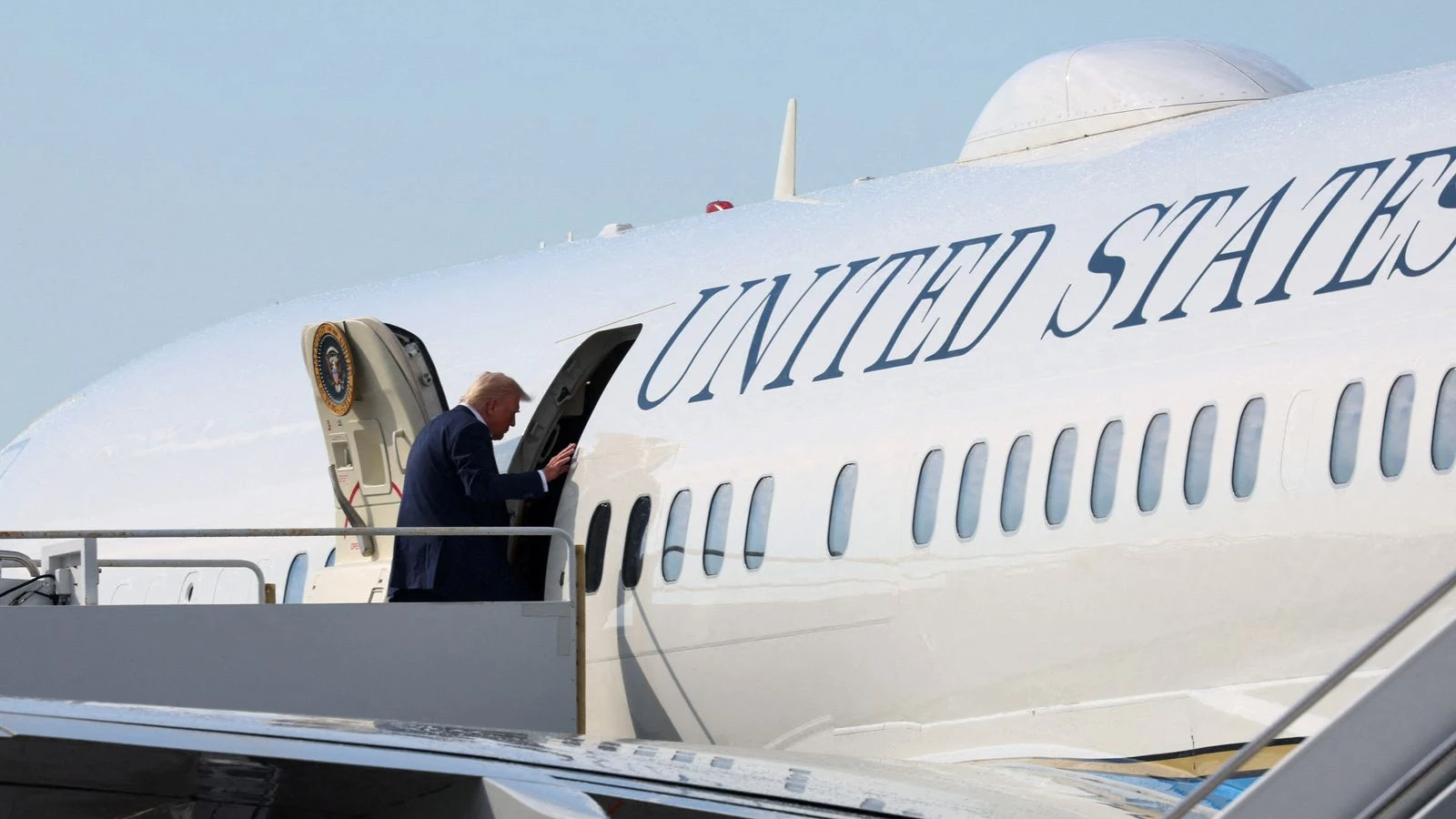 'FREE OF CHARGE': Trump defends prospect of Qatar gifting him Air Force One replacement