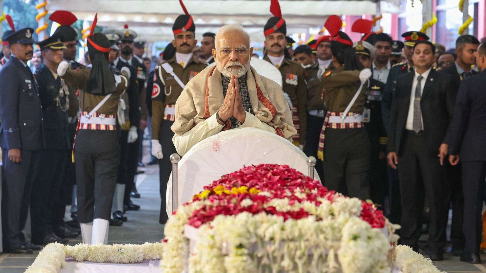 Modi among mourners as former Indian PM cremated after state funeral