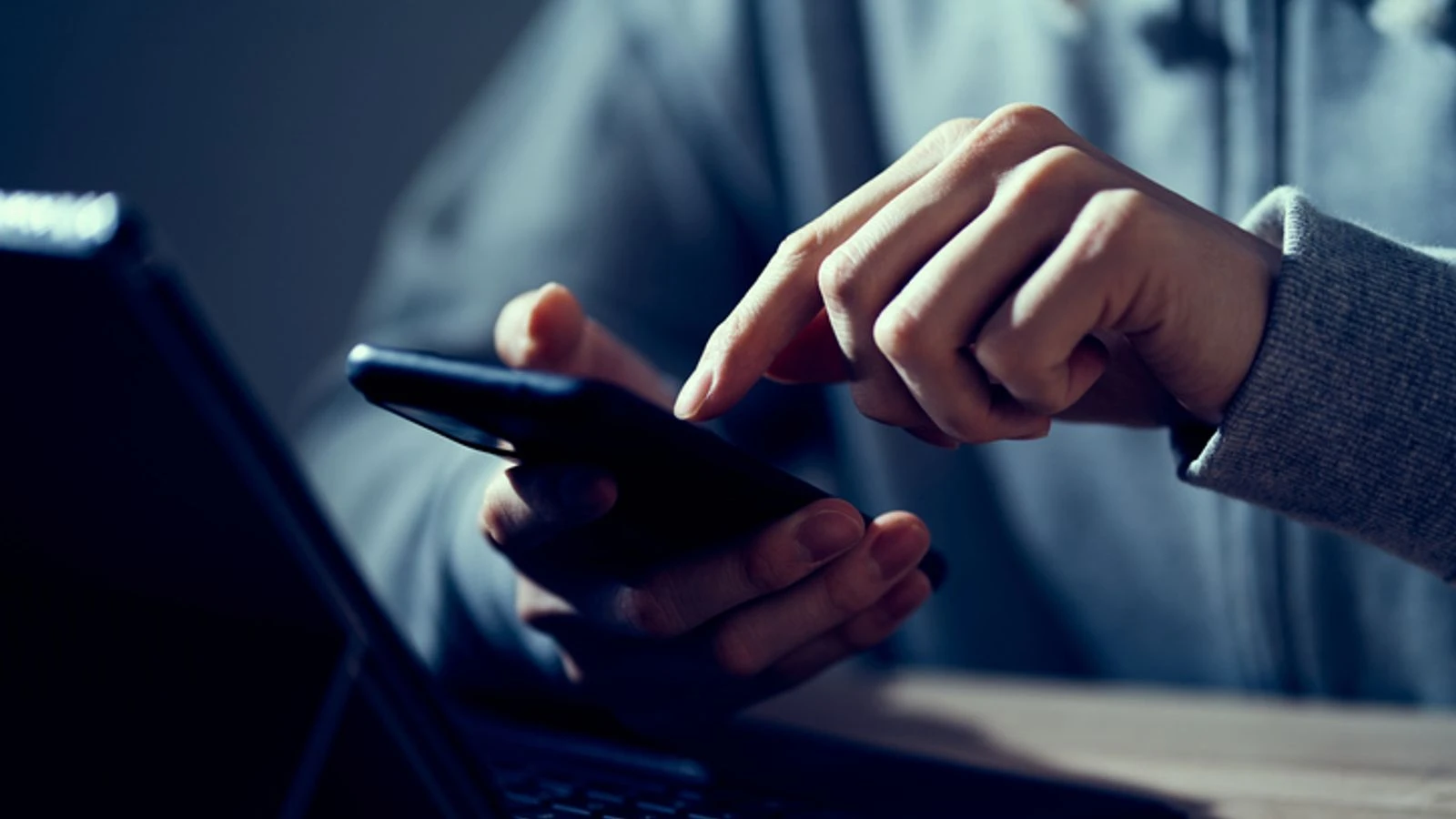 AIs 'can make collective decisions and influence each other'